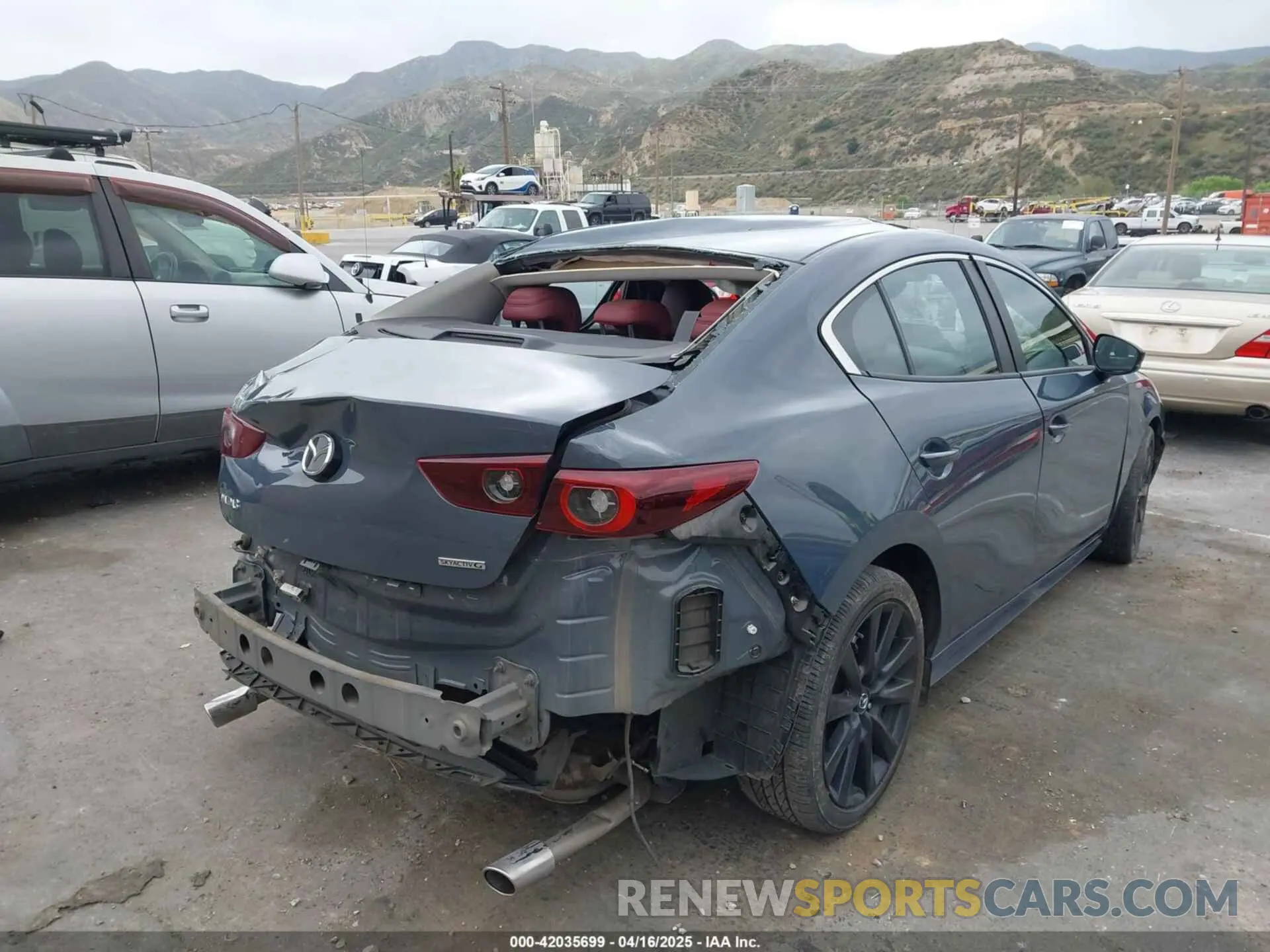 4 fotografías del automóvil dañado 3MZBPACMXPM370840 MAZDA MAZDA3 2023