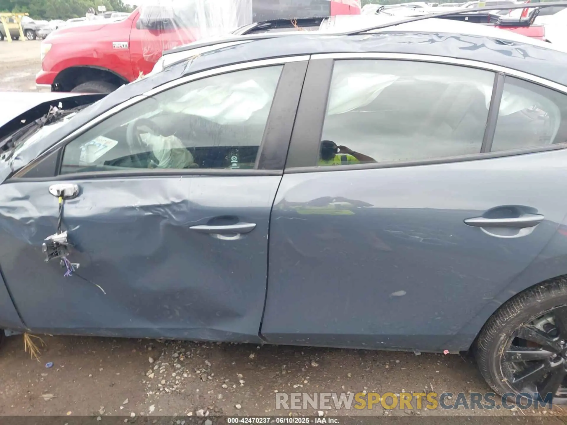 14 fotografías del automóvil dañado 3MZBPBCM4PM360102 MAZDA MAZDA3 2023