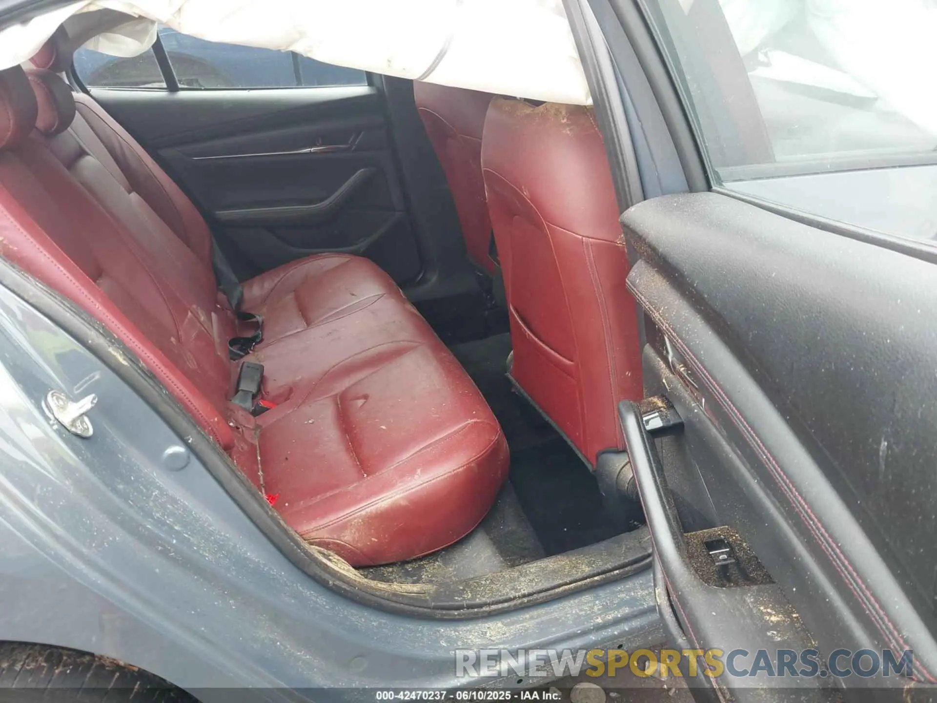 8 fotografías del automóvil dañado 3MZBPBCM4PM360102 MAZDA MAZDA3 2023