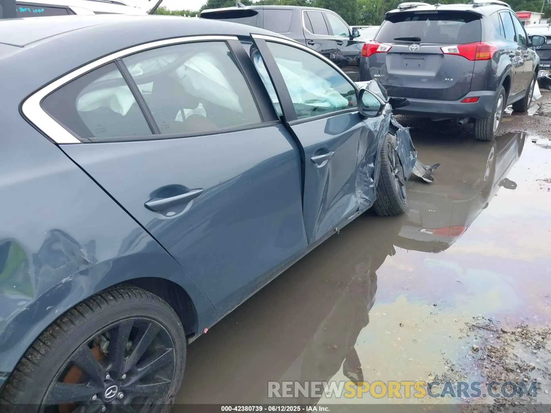 18 fotografías del automóvil dañado 3MZBPBCM6PM360201 MAZDA MAZDA3 2023