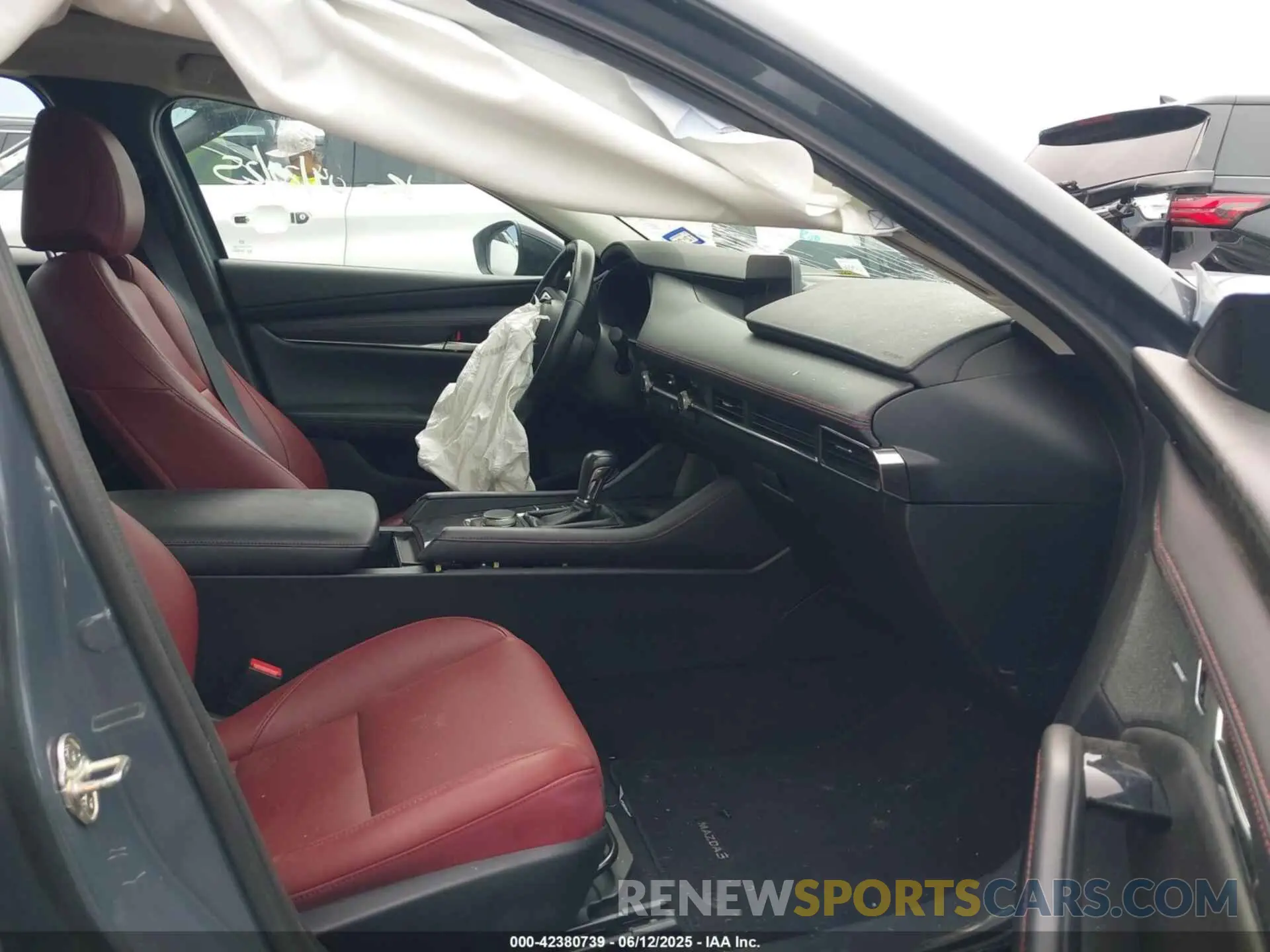 5 fotografías del automóvil dañado 3MZBPBCM6PM360201 MAZDA MAZDA3 2023