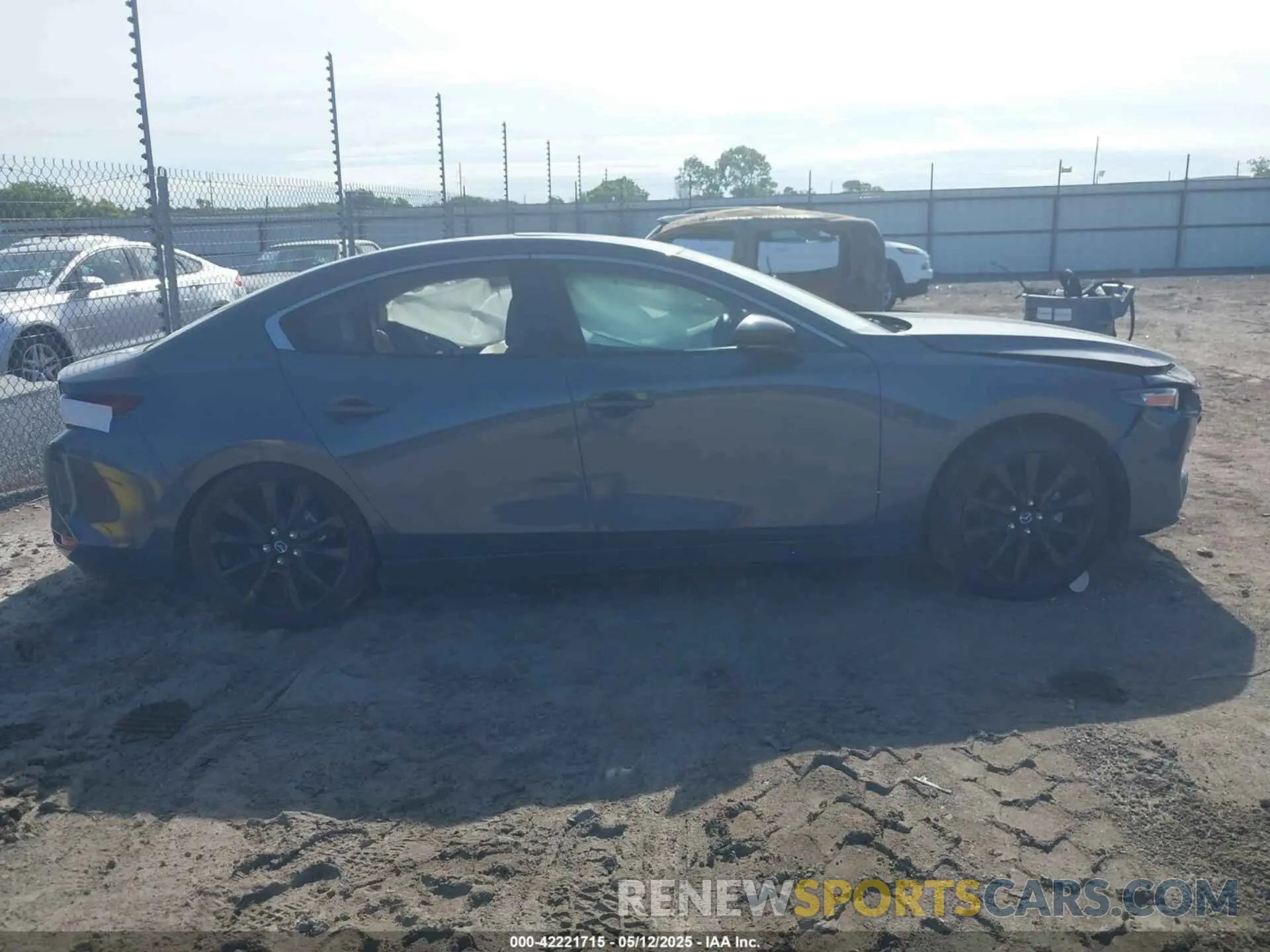 12 fotografías del automóvil dañado 3MZBPBCMXPM359083 MAZDA MAZDA3 2023