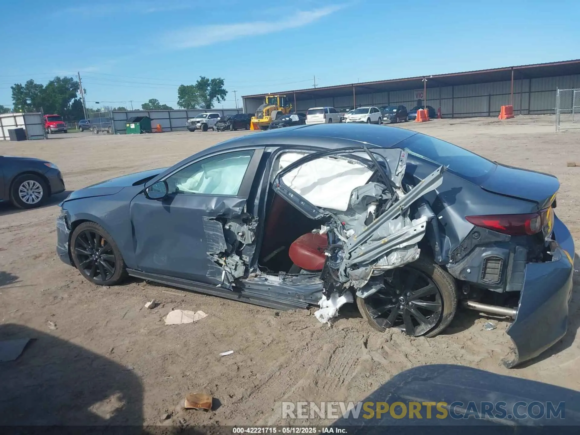 13 fotografías del automóvil dañado 3MZBPBCMXPM359083 MAZDA MAZDA3 2023