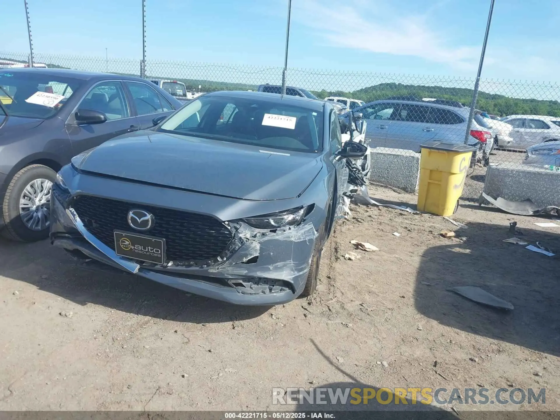 2 fotografías del automóvil dañado 3MZBPBCMXPM359083 MAZDA MAZDA3 2023