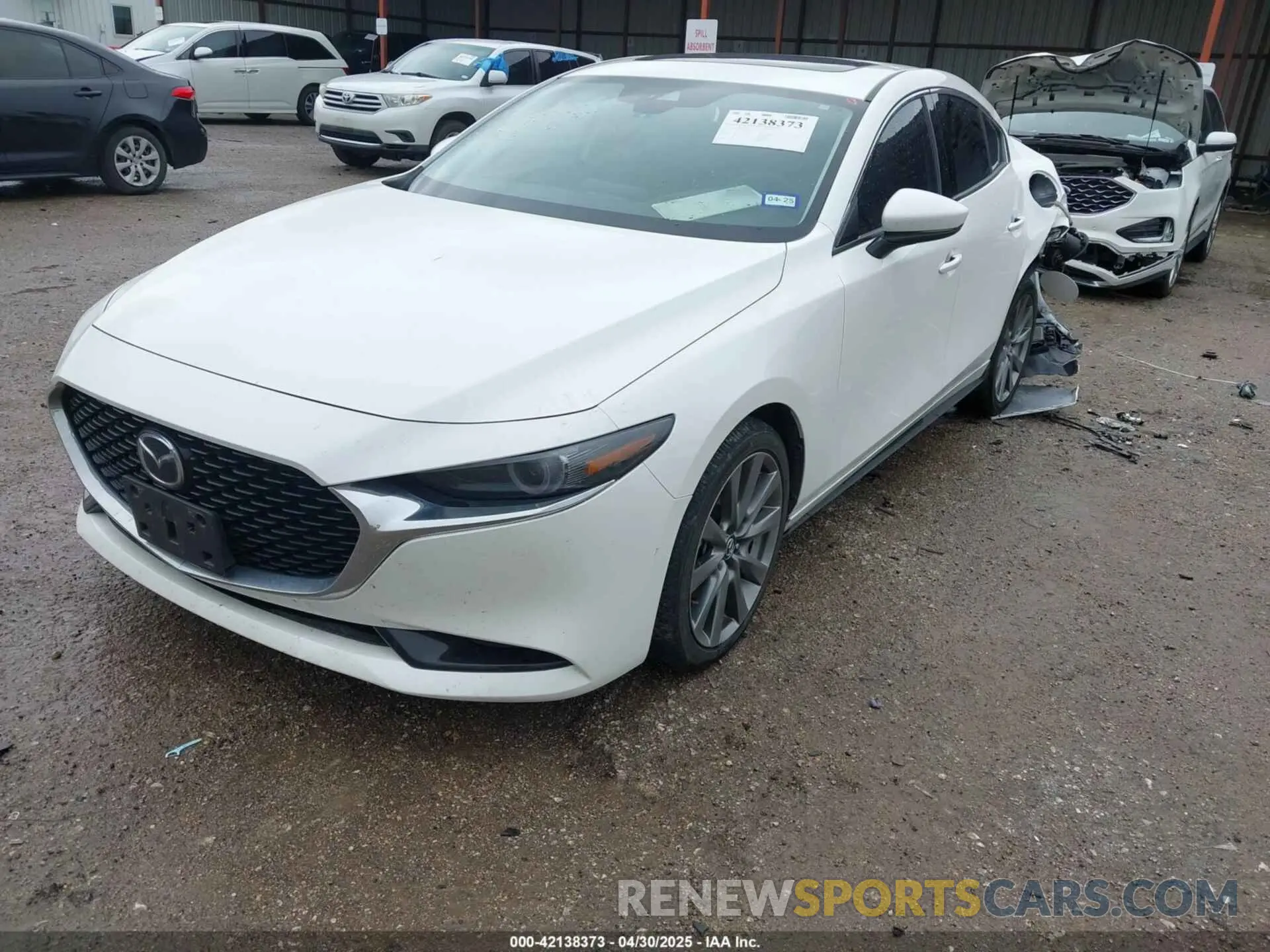 2 fotografías del automóvil dañado 3MZBPBDM6PM371326 MAZDA MAZDA3 2023