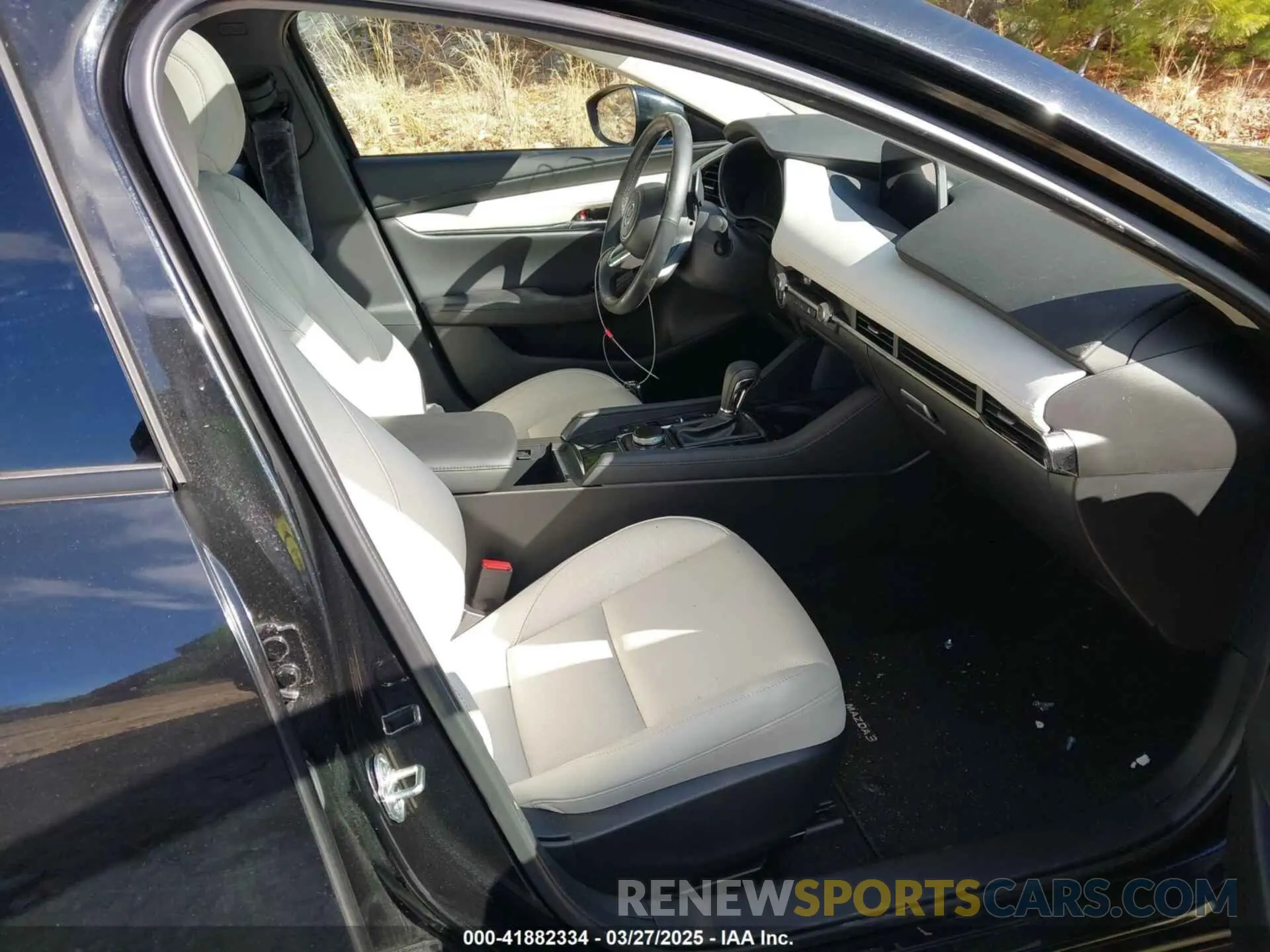 5 fotografías del automóvil dañado 3MZBPBEY9PM385318 MAZDA MAZDA3 2023