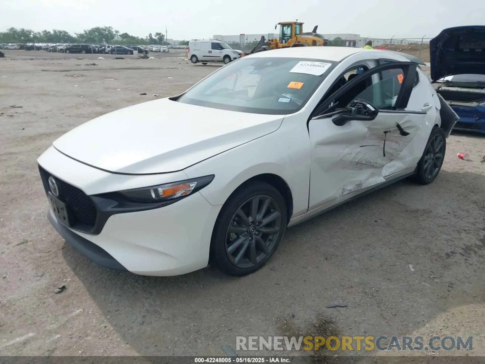 2 fotografías del automóvil dañado JM1BPAKM3P1616743 MAZDA MAZDA3 2023
