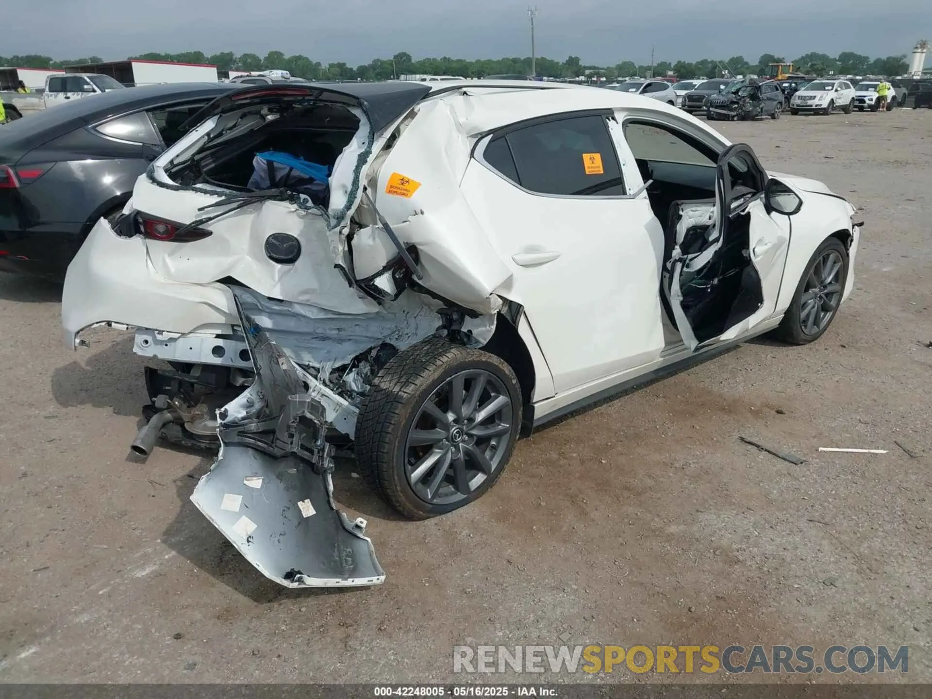 4 fotografías del automóvil dañado JM1BPAKM3P1616743 MAZDA MAZDA3 2023