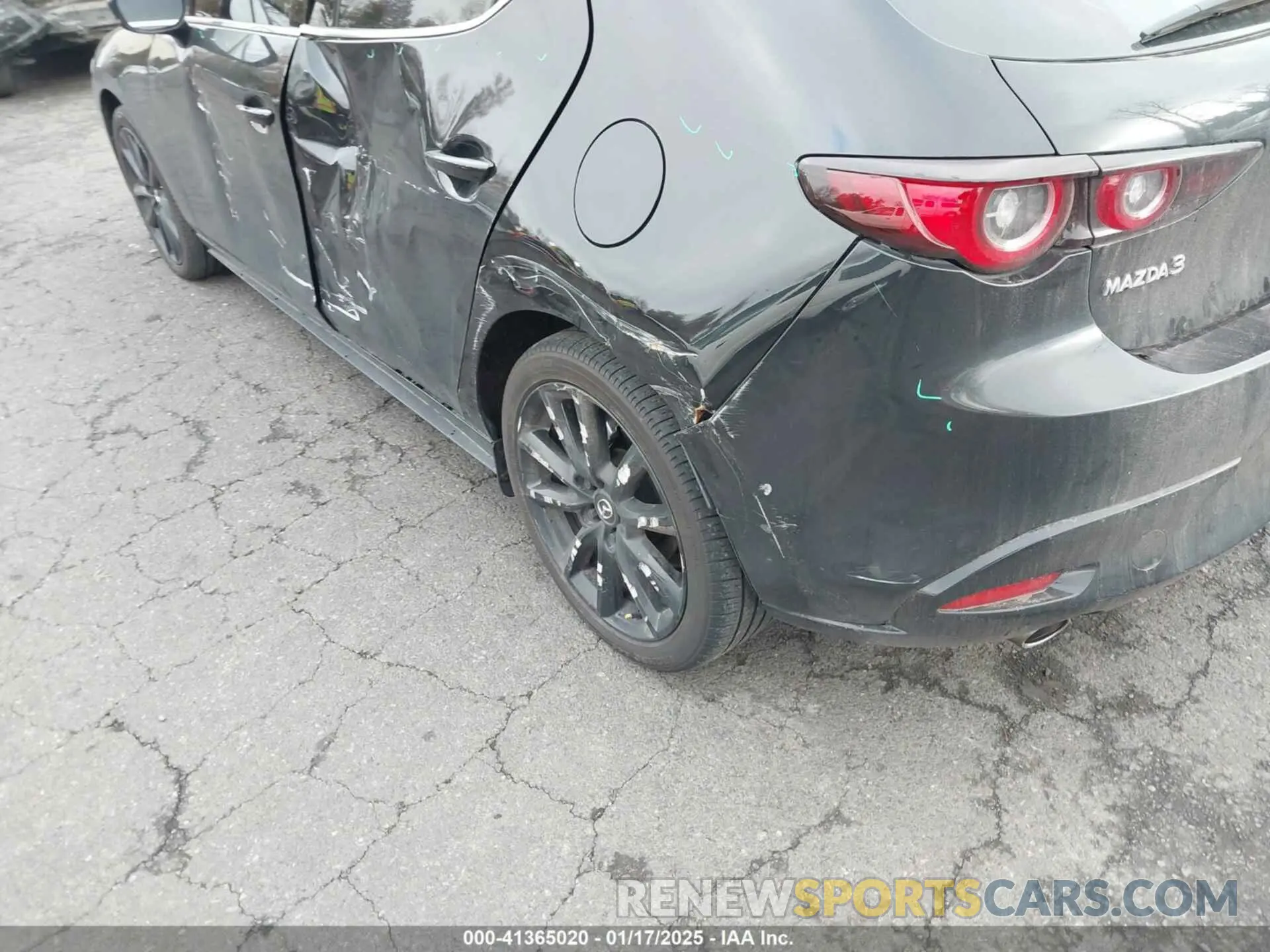 17 fotografías del automóvil dañado JM1BPAMM7P1607525 MAZDA MAZDA3 2023