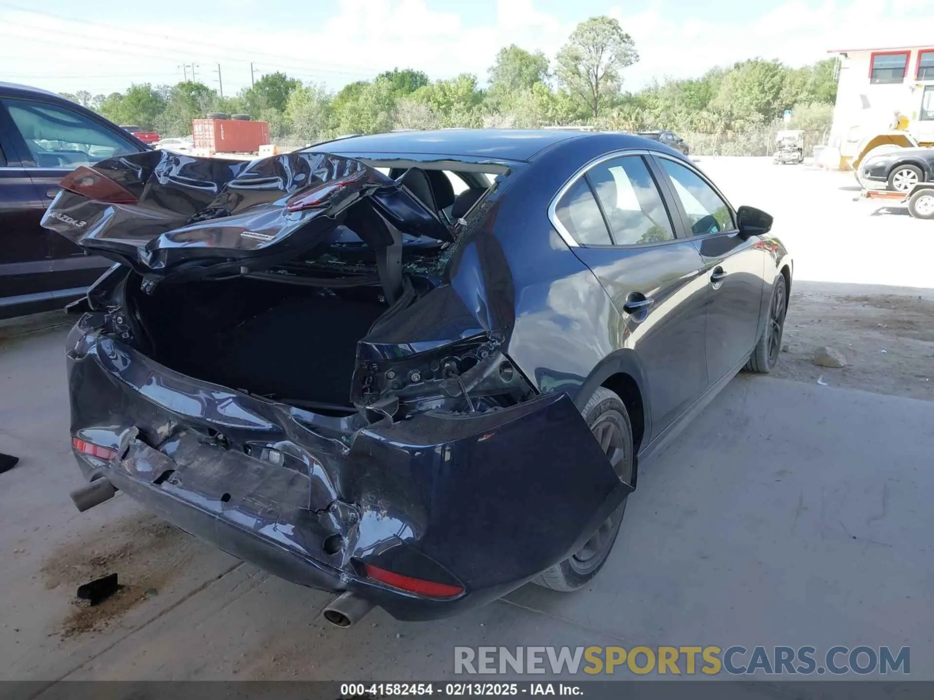 4 fotografías del automóvil dañado 3MZBPAAM4RM423330 MAZDA MAZDA3 2024