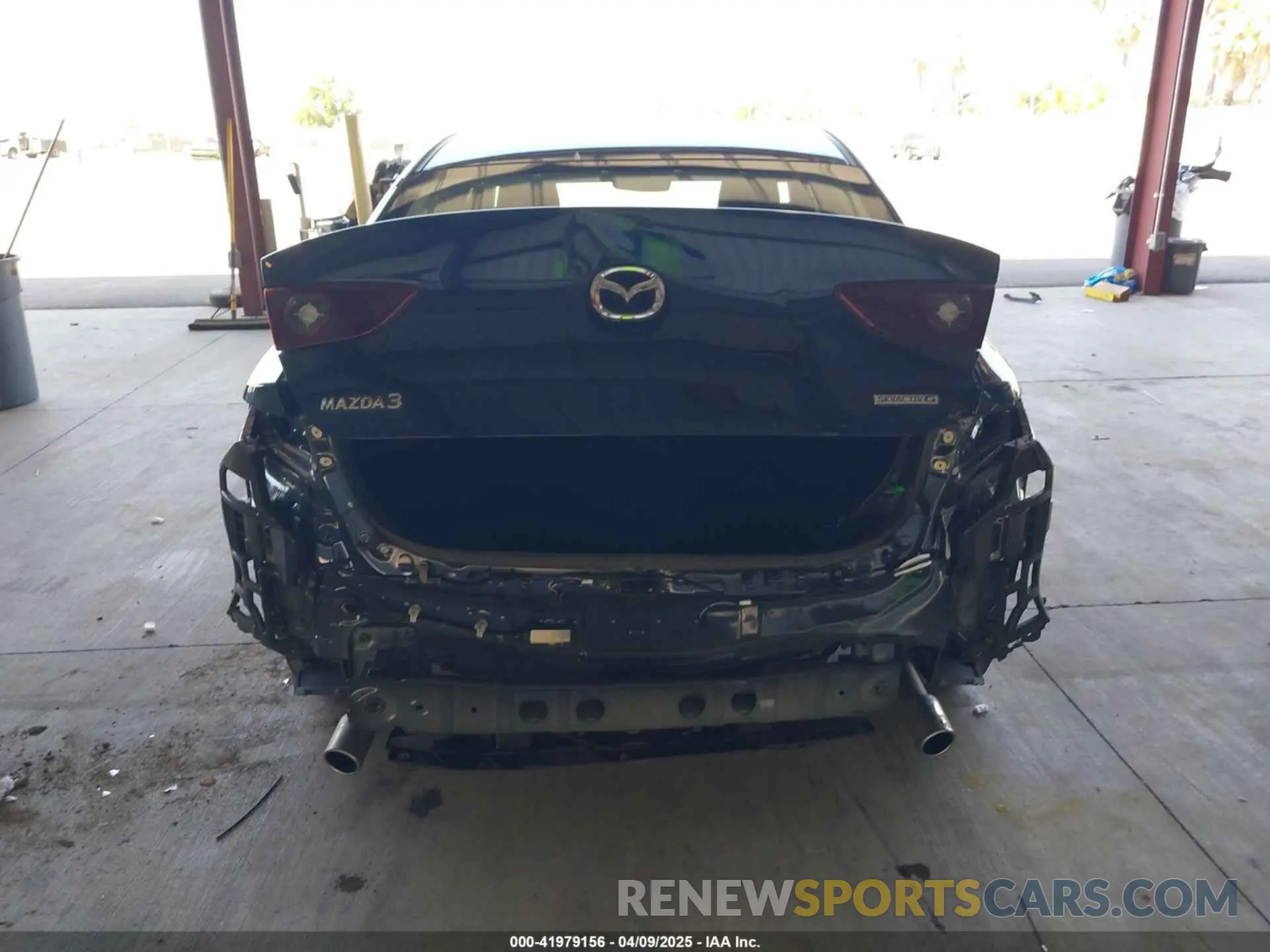 17 fotografías del automóvil dañado 3MZBPAAM4RM432416 MAZDA MAZDA3 2024
