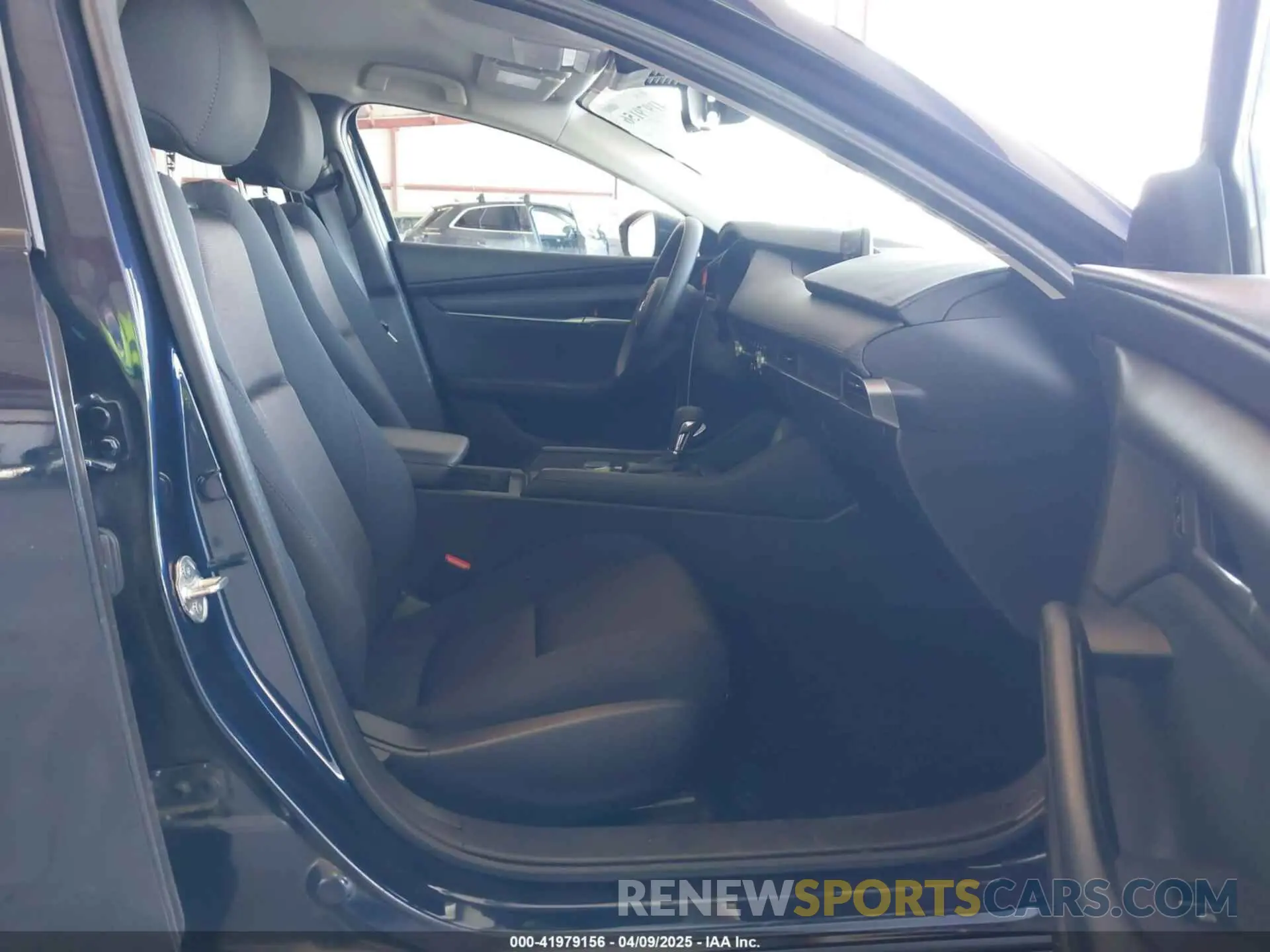 5 fotografías del automóvil dañado 3MZBPAAM4RM432416 MAZDA MAZDA3 2024
