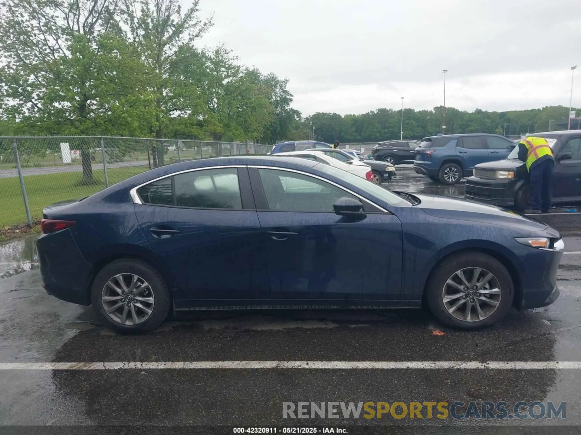 13 fotografías del automóvil dañado 3MZBPAAM5RM416287 MAZDA MAZDA3 2024