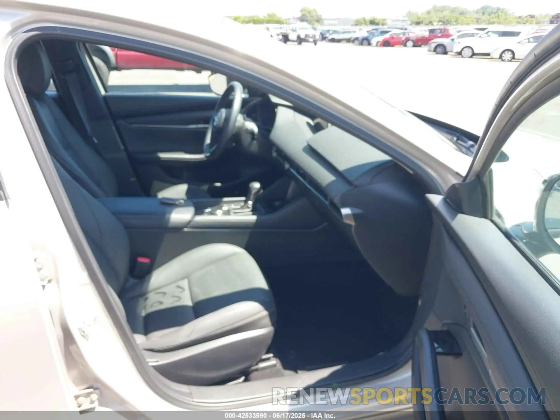 5 fotografías del automóvil dañado 3MZBPABM9RM427906 MAZDA MAZDA3 2024