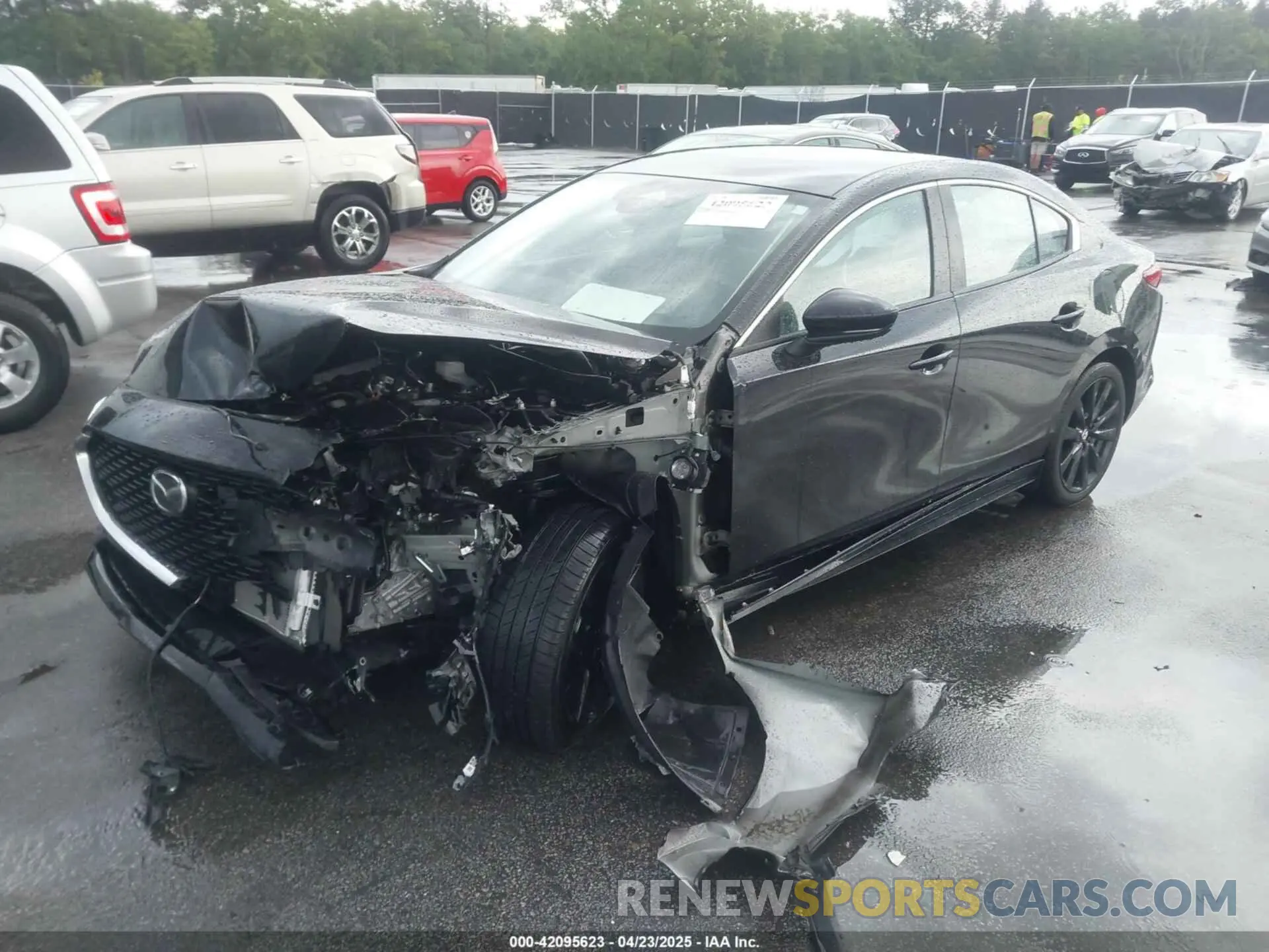 2 fotografías del automóvil dañado 3MZBPABM9RM431342 MAZDA MAZDA3 2024
