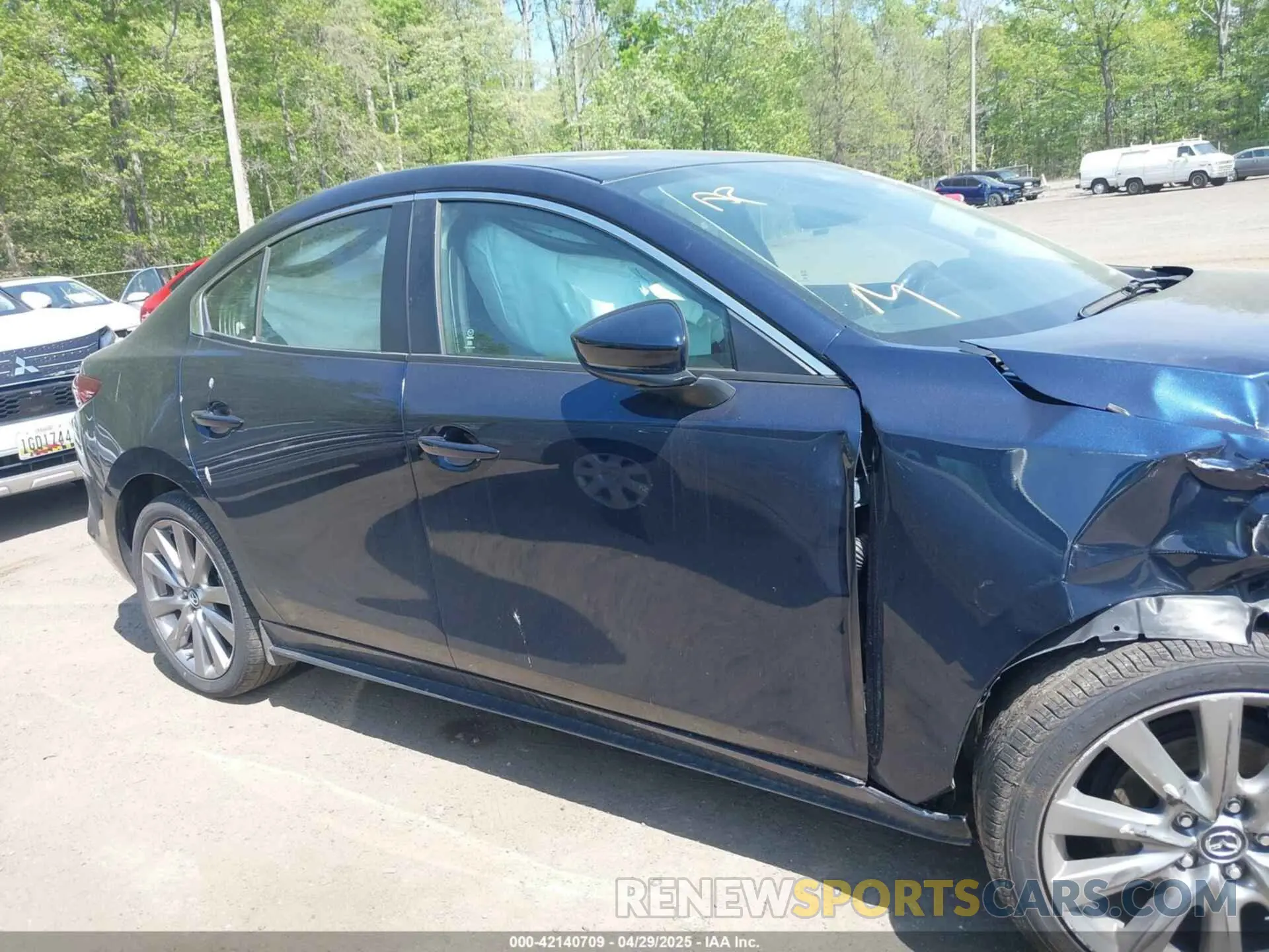 13 fotografías del automóvil dañado 3MZBPACM7RM415218 MAZDA MAZDA3 2024