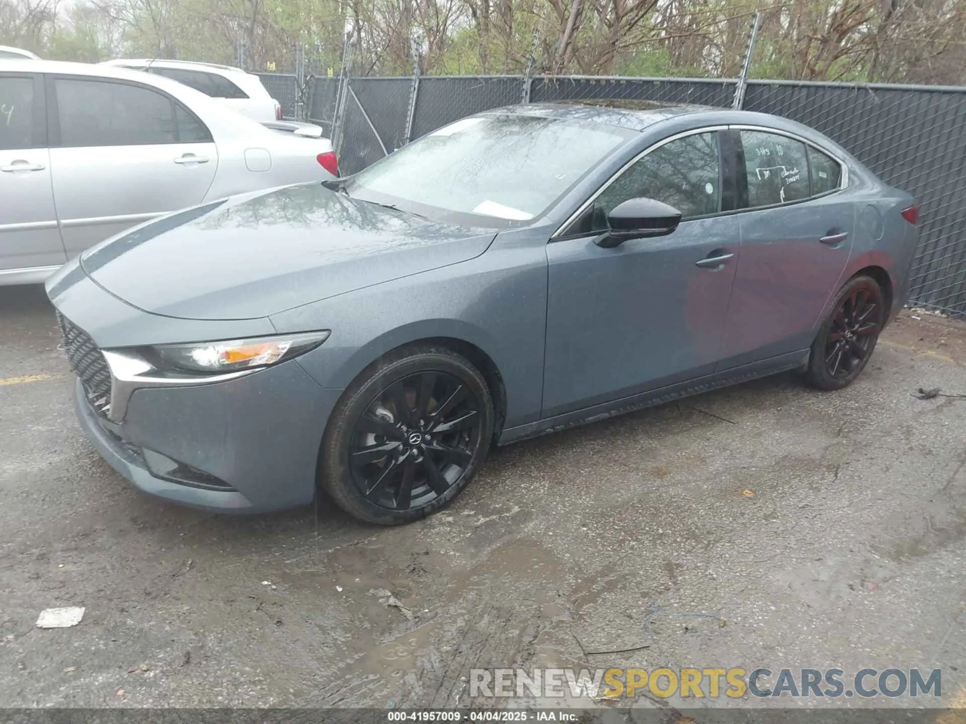 2 fotografías del automóvil dañado 3MZBPBCM0RM410710 MAZDA MAZDA3 2024