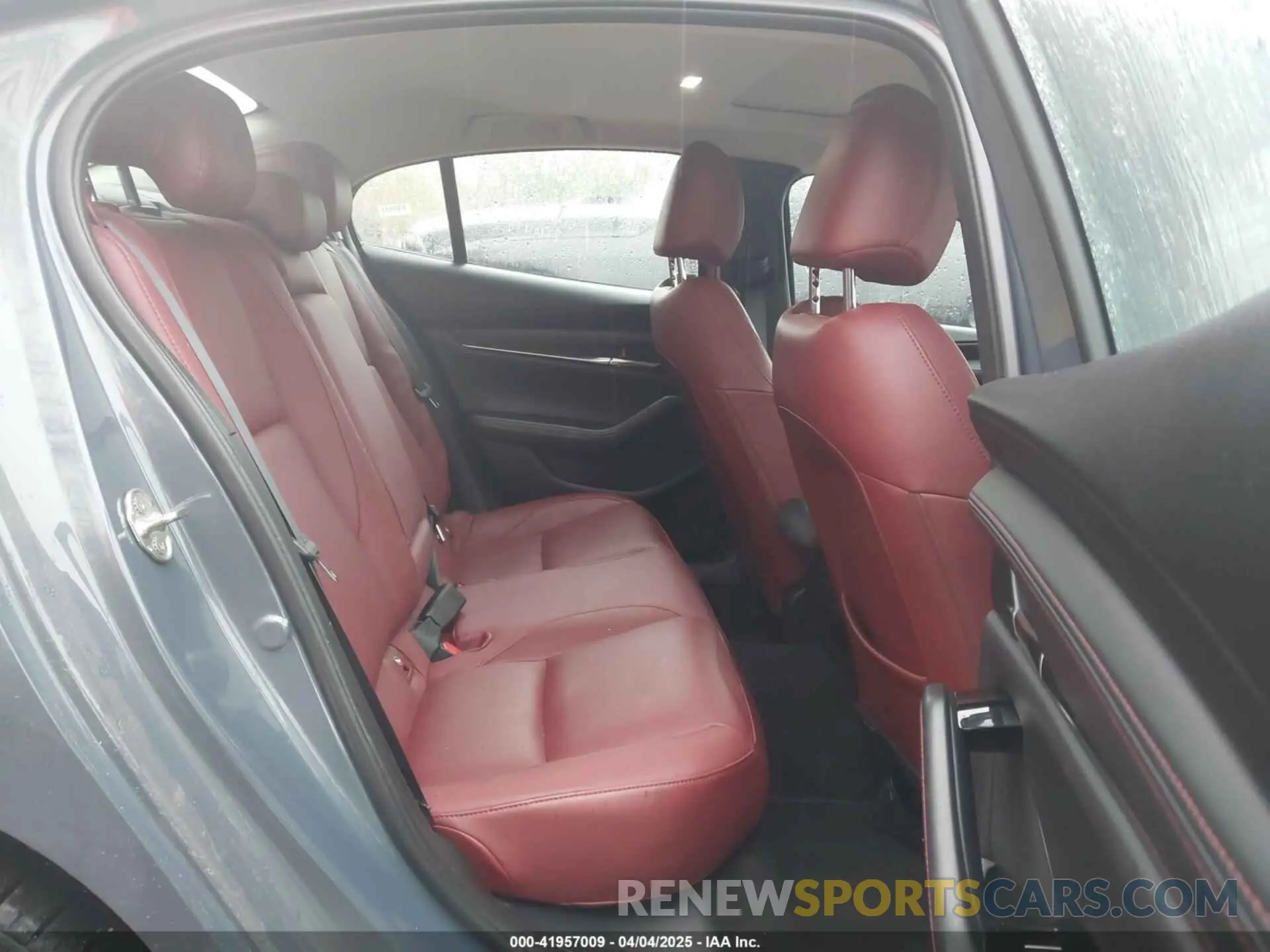 8 fotografías del automóvil dañado 3MZBPBCM0RM410710 MAZDA MAZDA3 2024