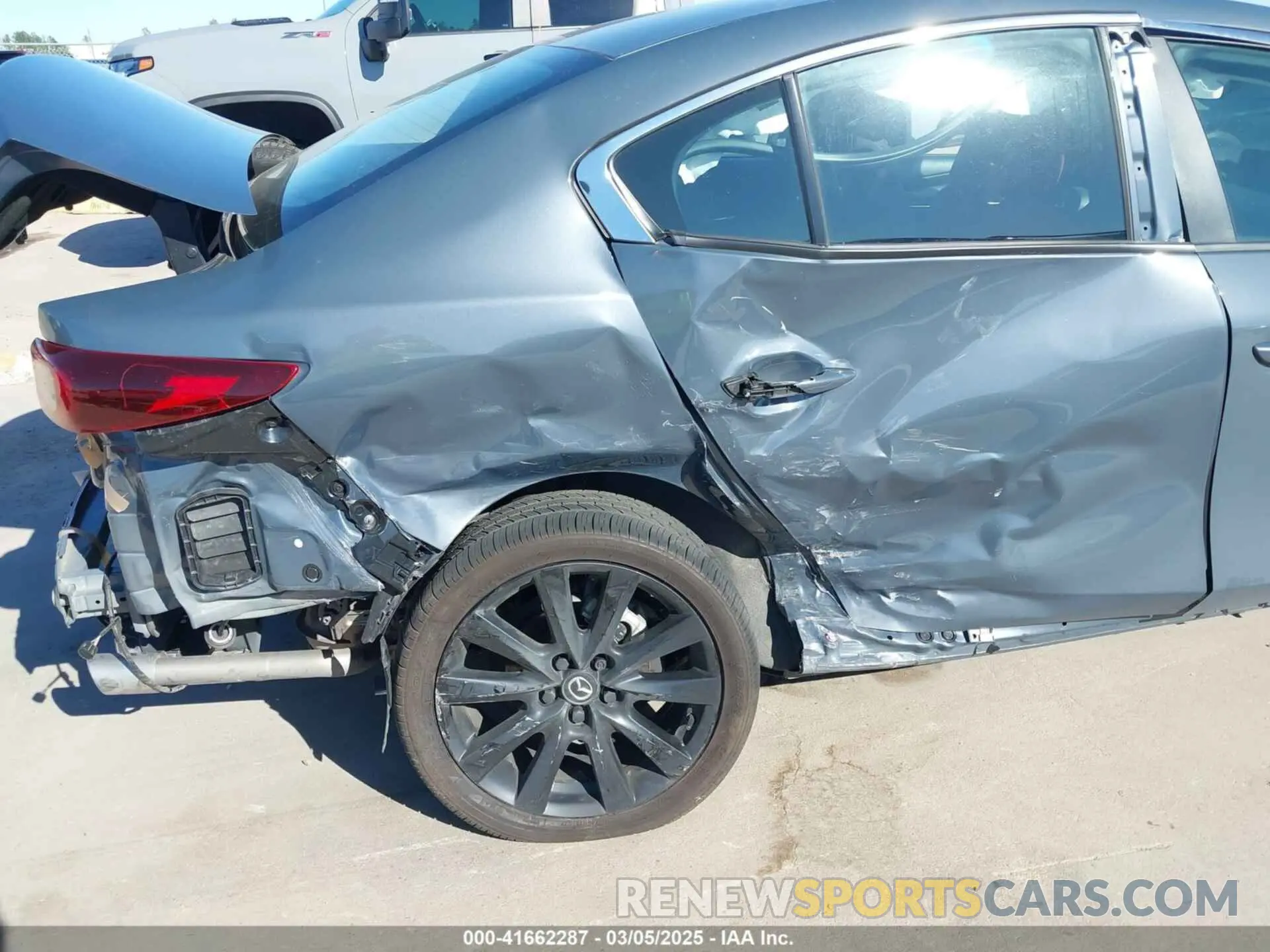 18 fotografías del automóvil dañado 3MZBPBCM2RM416184 MAZDA MAZDA3 2024