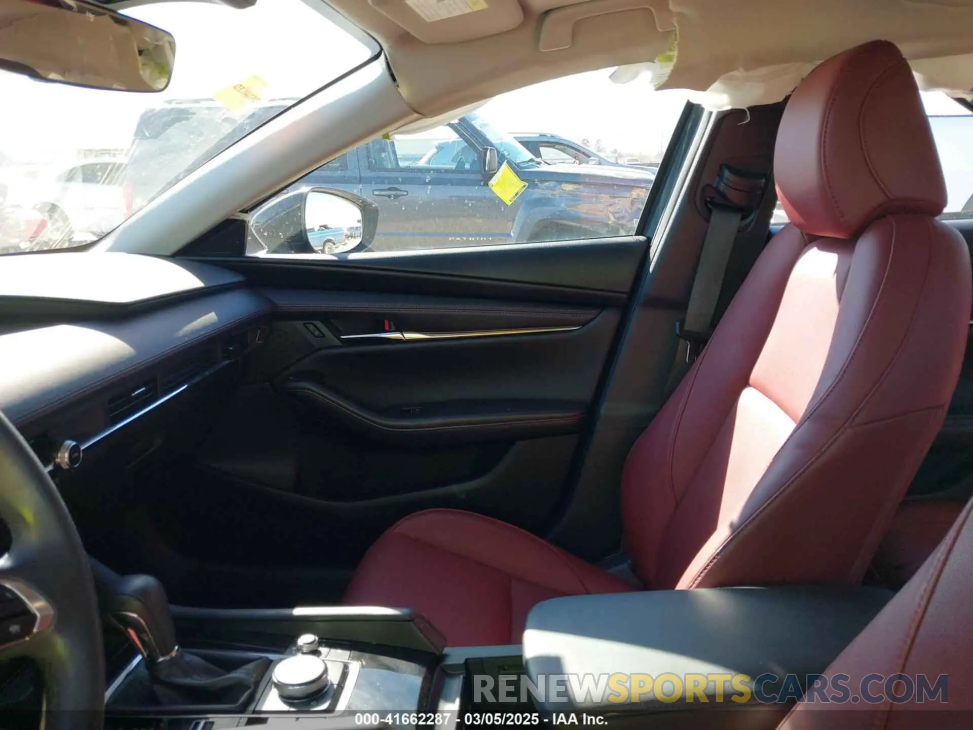 5 fotografías del automóvil dañado 3MZBPBCM2RM416184 MAZDA MAZDA3 2024