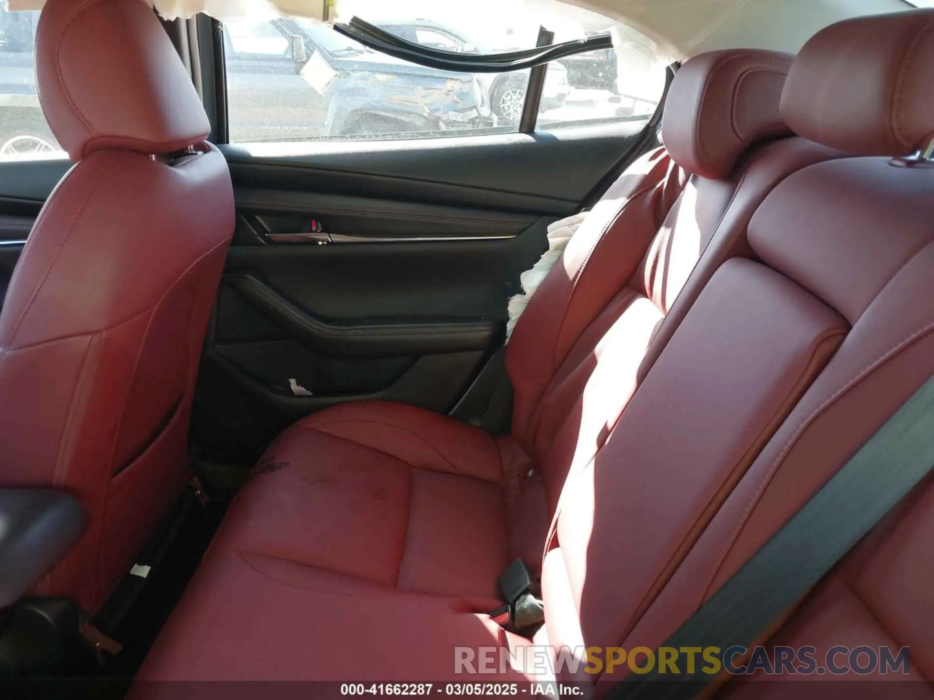 8 fotografías del automóvil dañado 3MZBPBCM2RM416184 MAZDA MAZDA3 2024