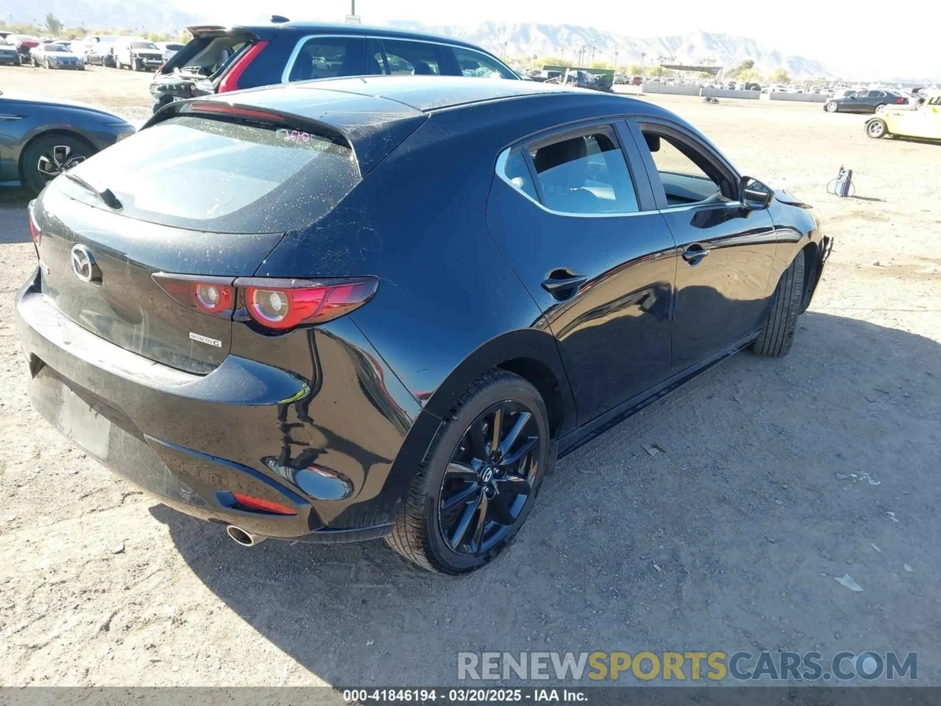 4 fotografías del automóvil dañado JM1BPAKM1R1706878 MAZDA MAZDA3 2024
