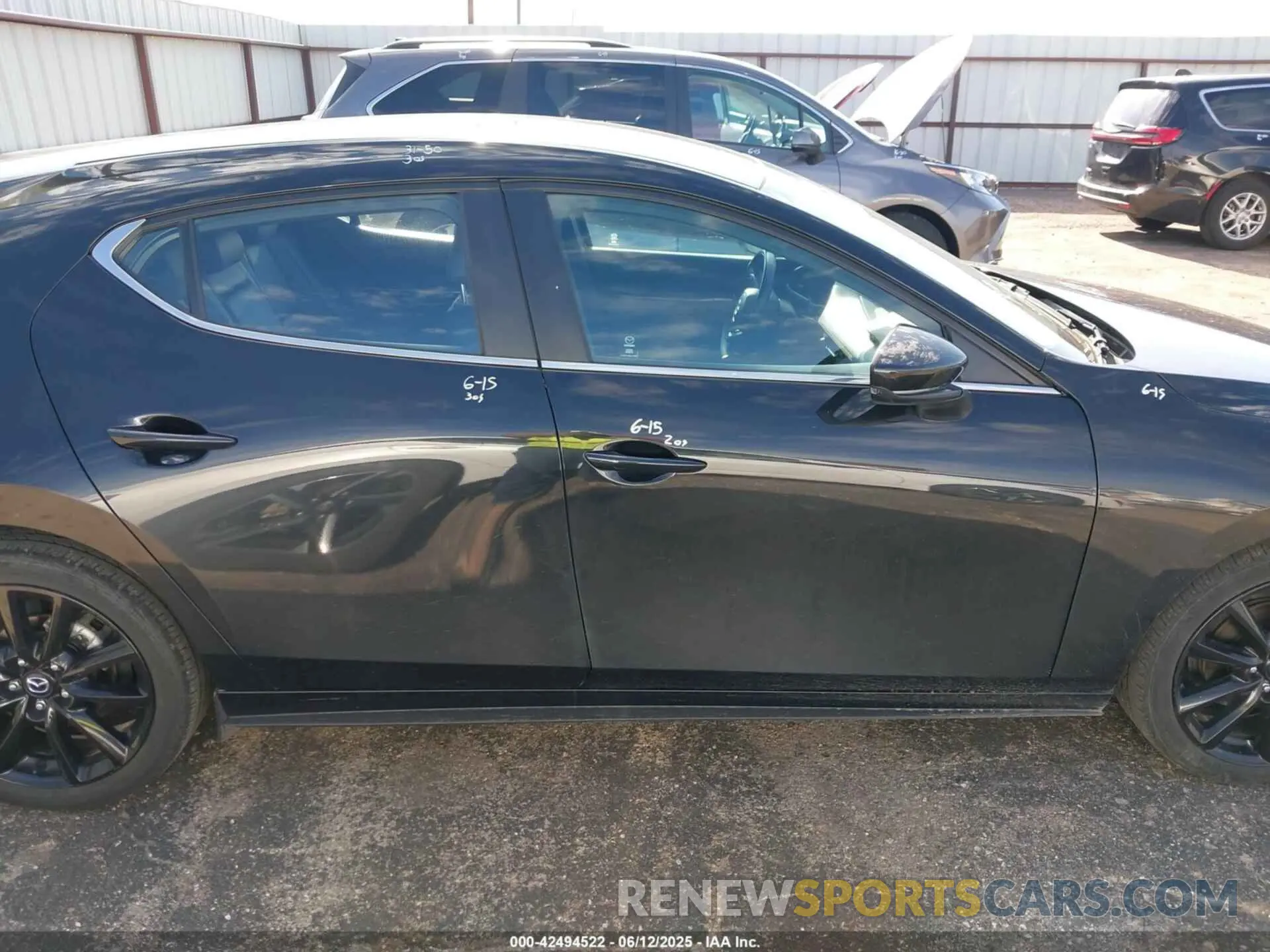 13 fotografías del automóvil dañado JM1BPAKM1R1714317 MAZDA MAZDA3 2024