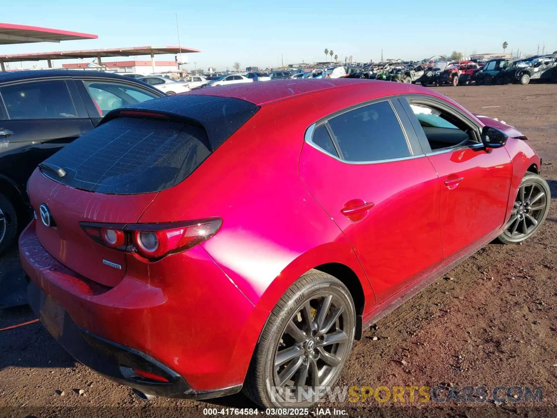 4 fotografías del automóvil dañado JM1BPAKM7R1710515 MAZDA MAZDA3 2024