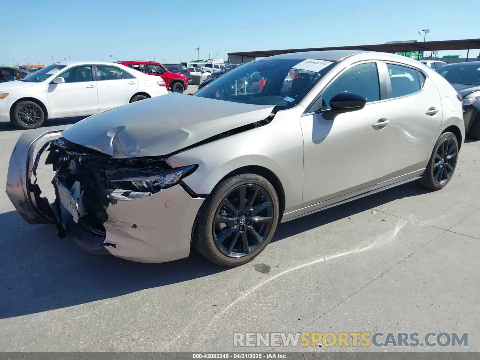 2 fotografías del automóvil dañado JM1BPAKM8R1704528 MAZDA MAZDA3 2024