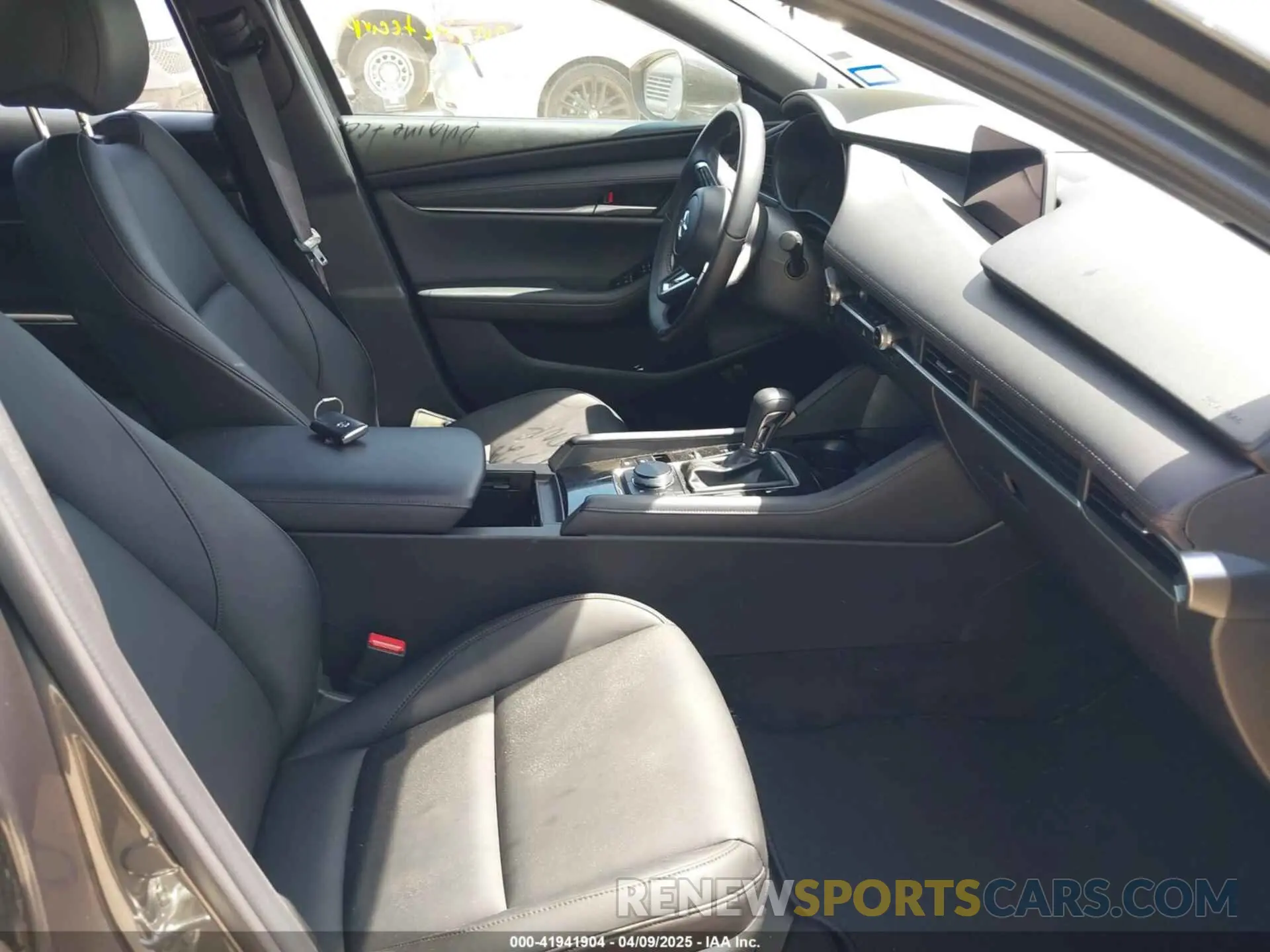 5 fotografías del automóvil dañado JM1BPAKMXR1721993 MAZDA MAZDA3 2024