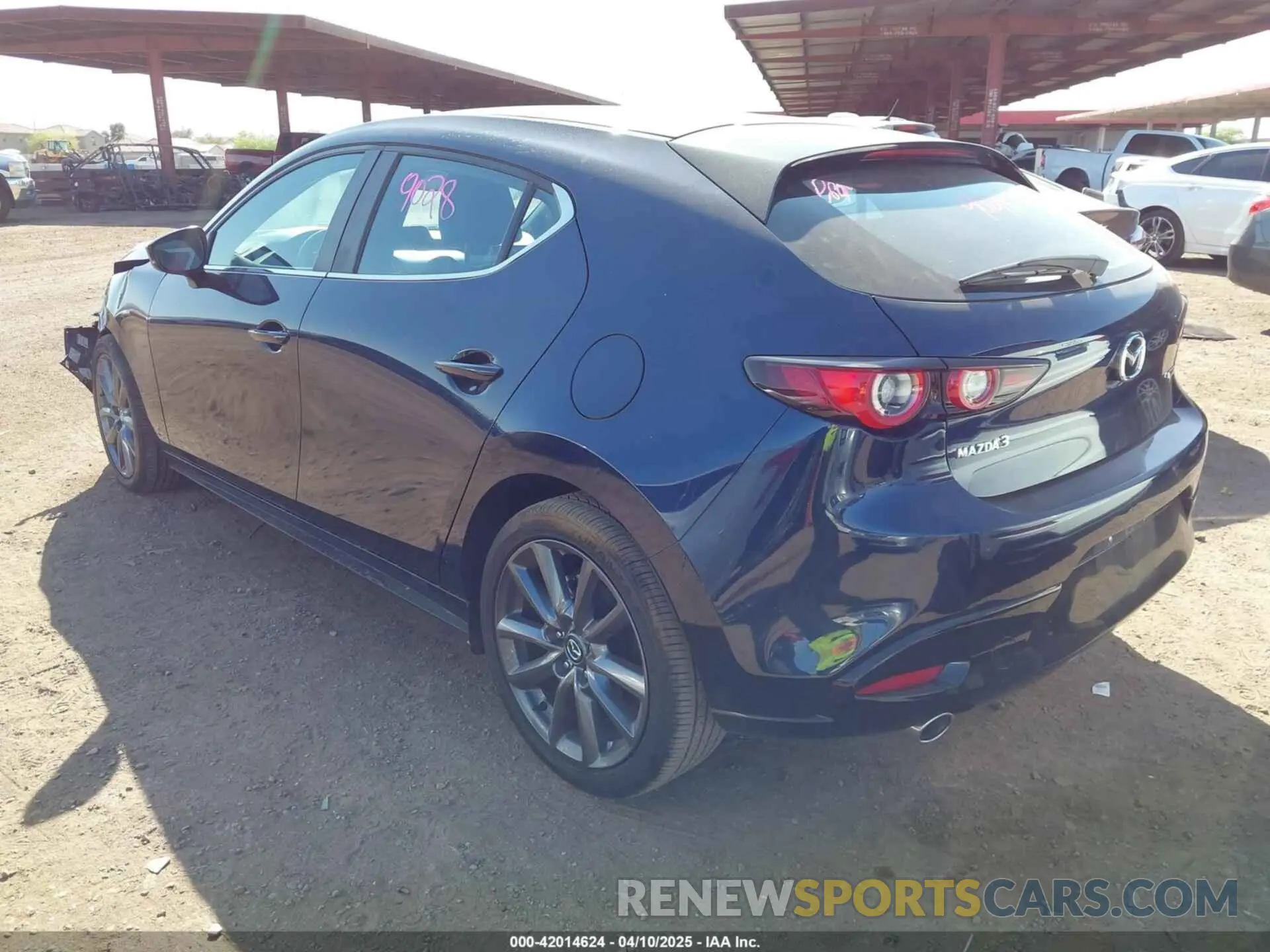 3 fotografías del automóvil dañado JM1BPALM1R1712520 MAZDA MAZDA3 2024