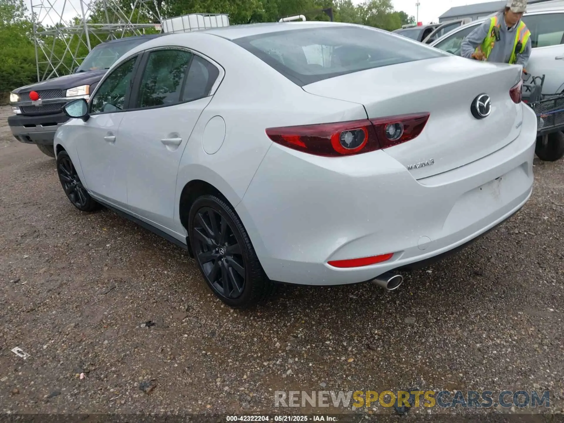 3 fotografías del automóvil dañado 3MZBPABM4SM464416 MAZDA MAZDA3 2025