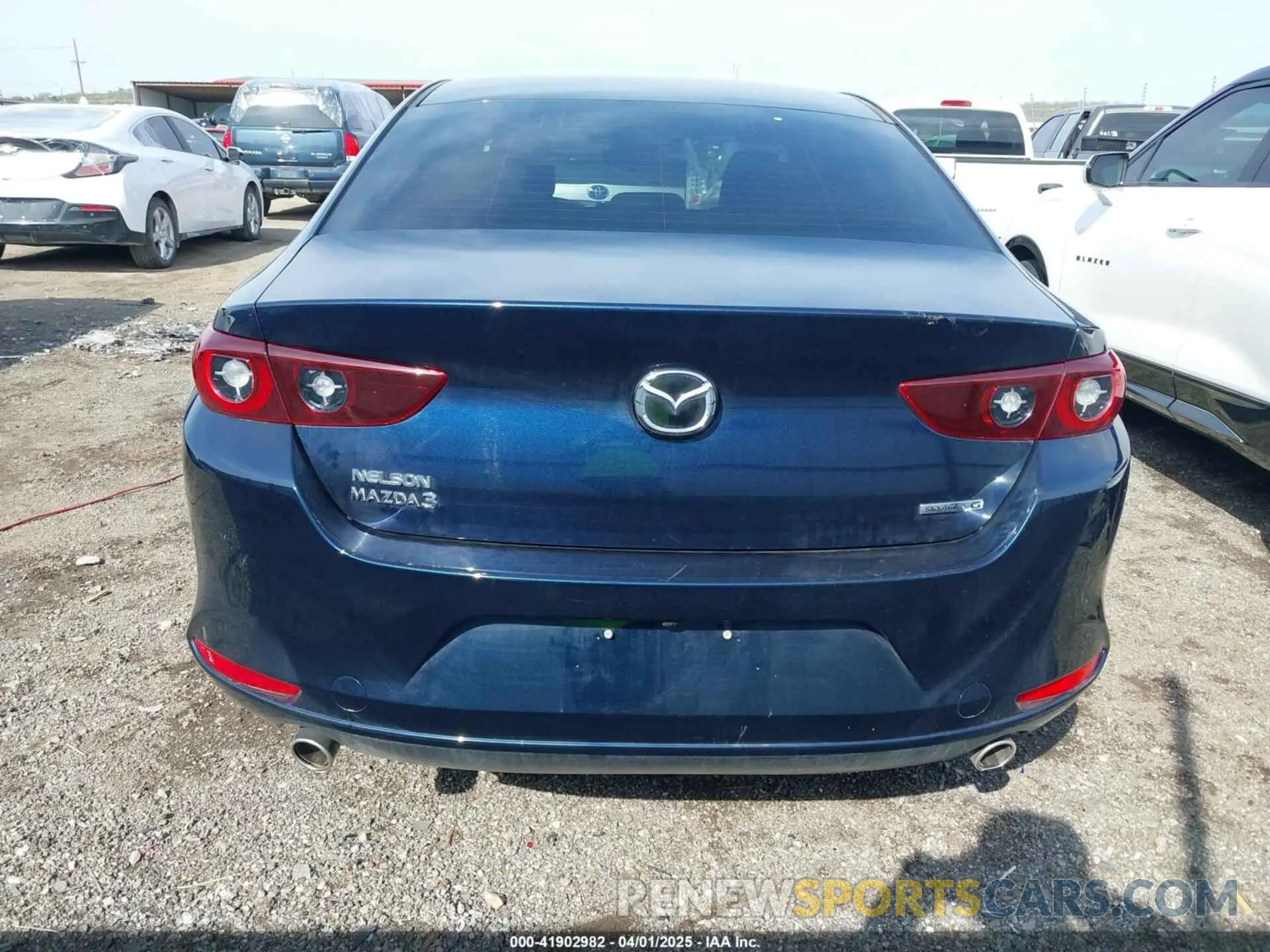 17 fotografías del automóvil dañado 3MZBPACM3SM452112 MAZDA MAZDA3 2025