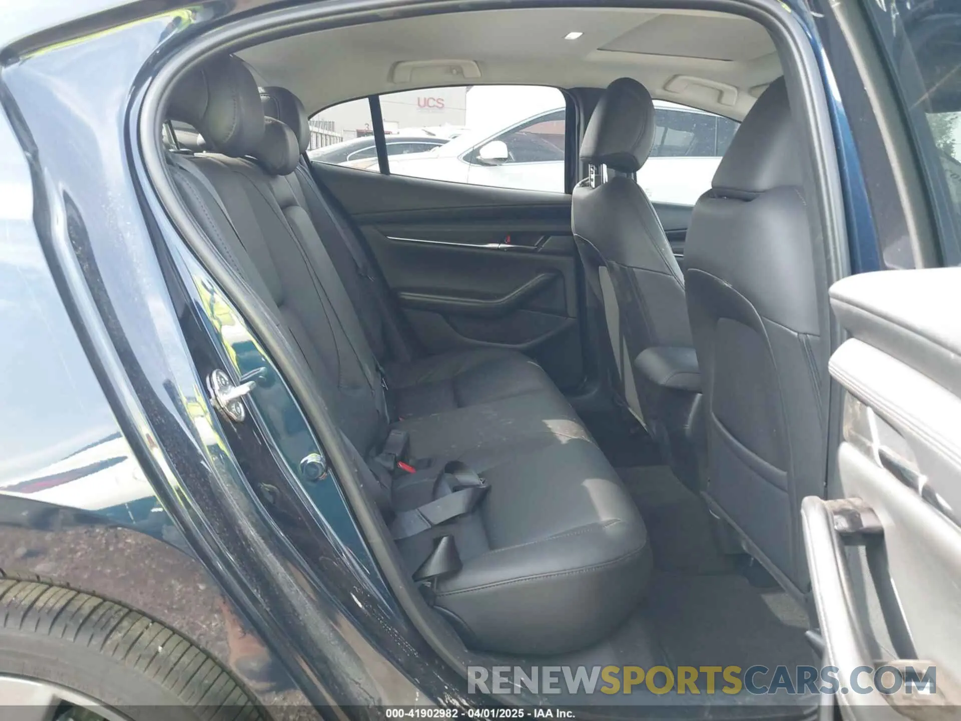8 fotografías del automóvil dañado 3MZBPACM3SM452112 MAZDA MAZDA3 2025