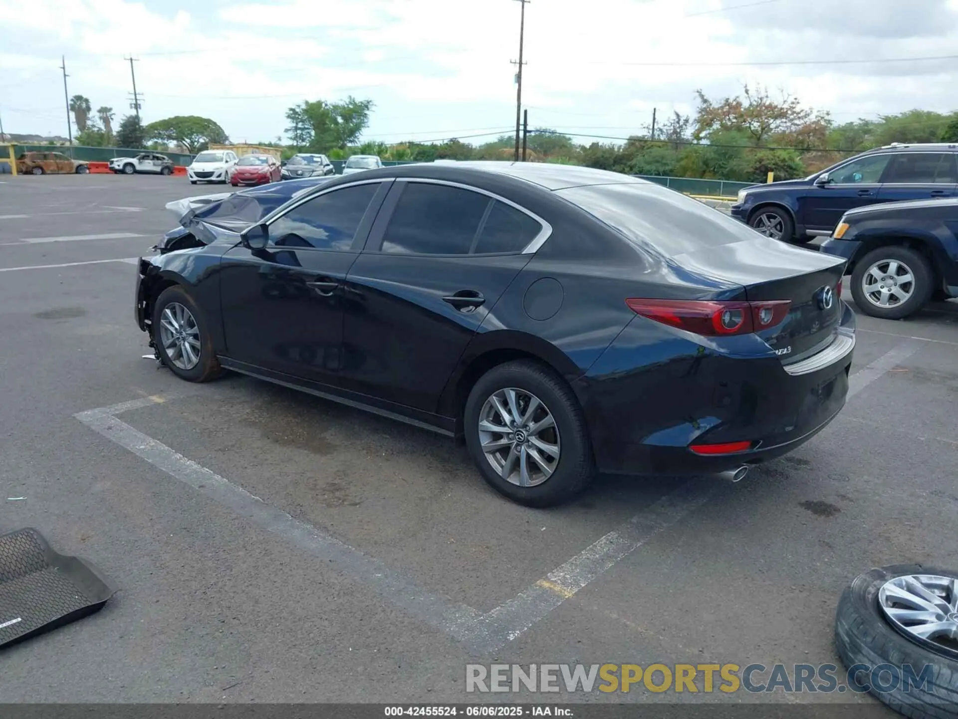 3 fotografías del automóvil dañado JM1BPAAM8S1766213 MAZDA MAZDA3 2025