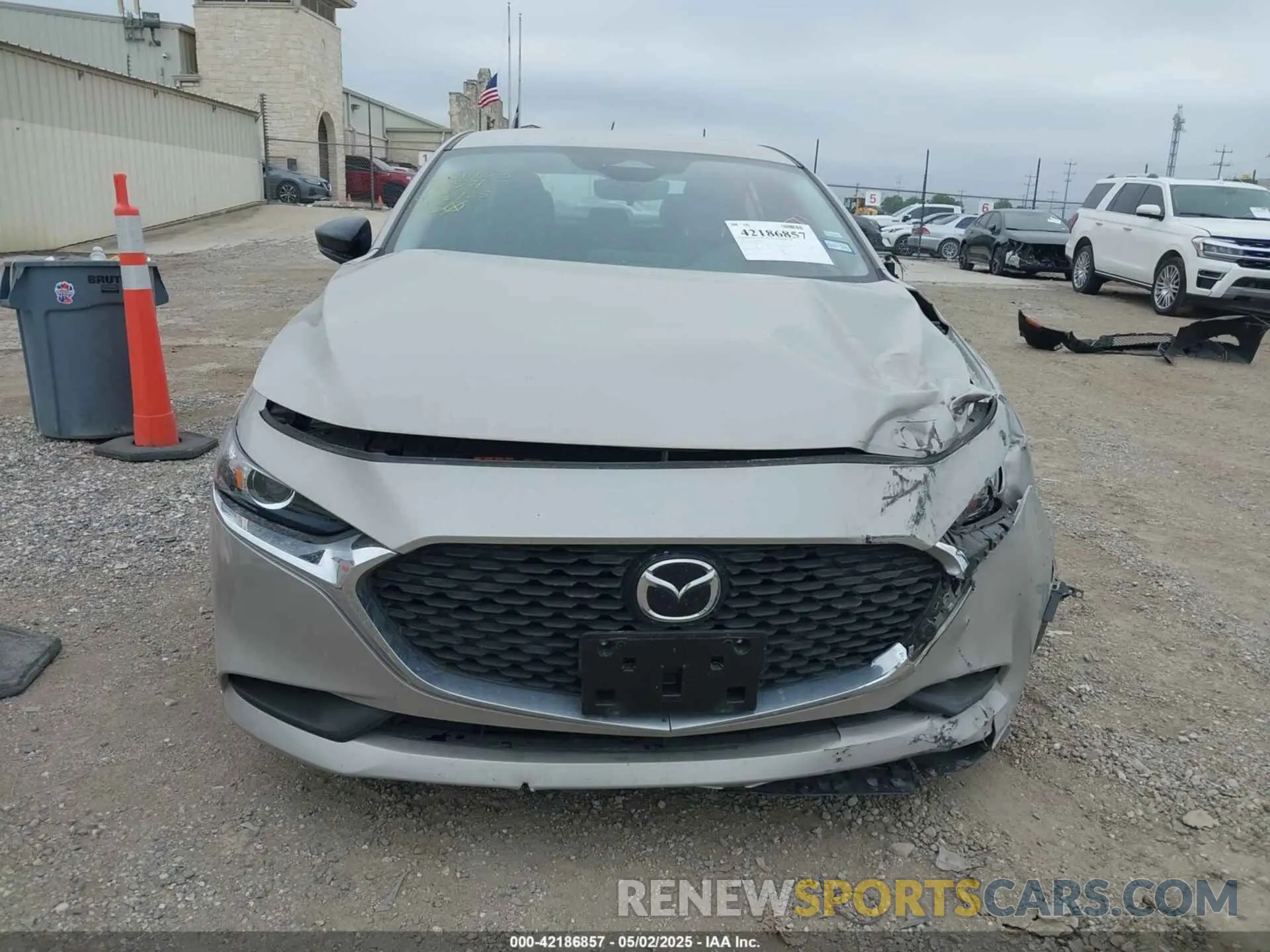 12 fotografías del automóvil dañado JM1BPABM5S1762571 MAZDA MAZDA3 2025
