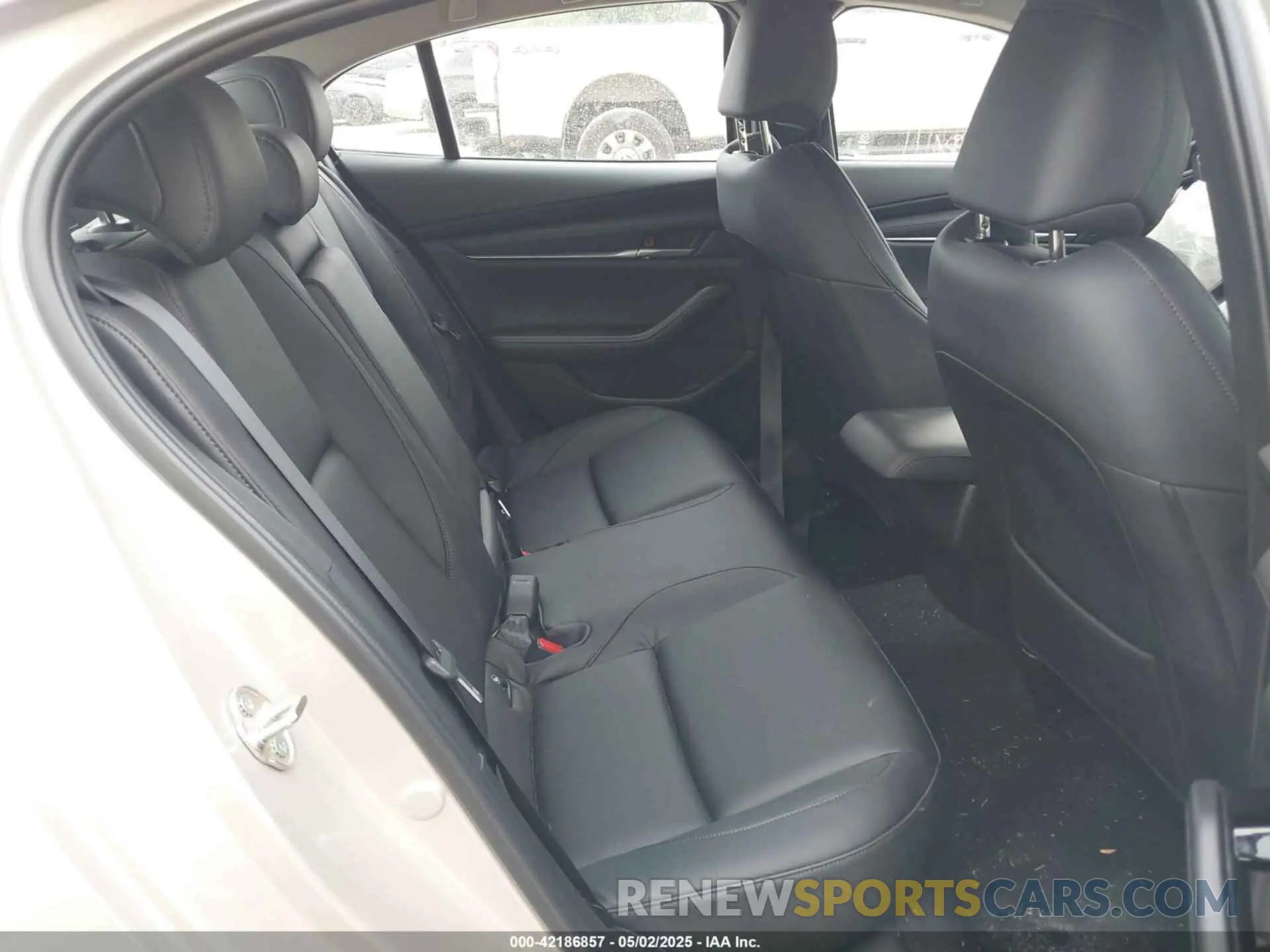 8 fotografías del automóvil dañado JM1BPABM5S1762571 MAZDA MAZDA3 2025