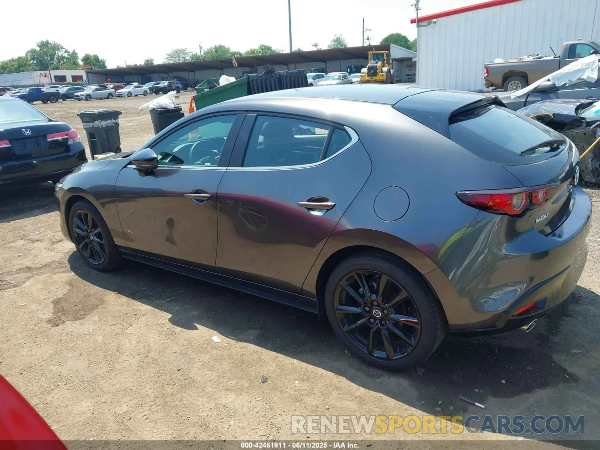 14 fotografías del automóvil dañado JM1BPAKM1S1763507 MAZDA MAZDA3 2025