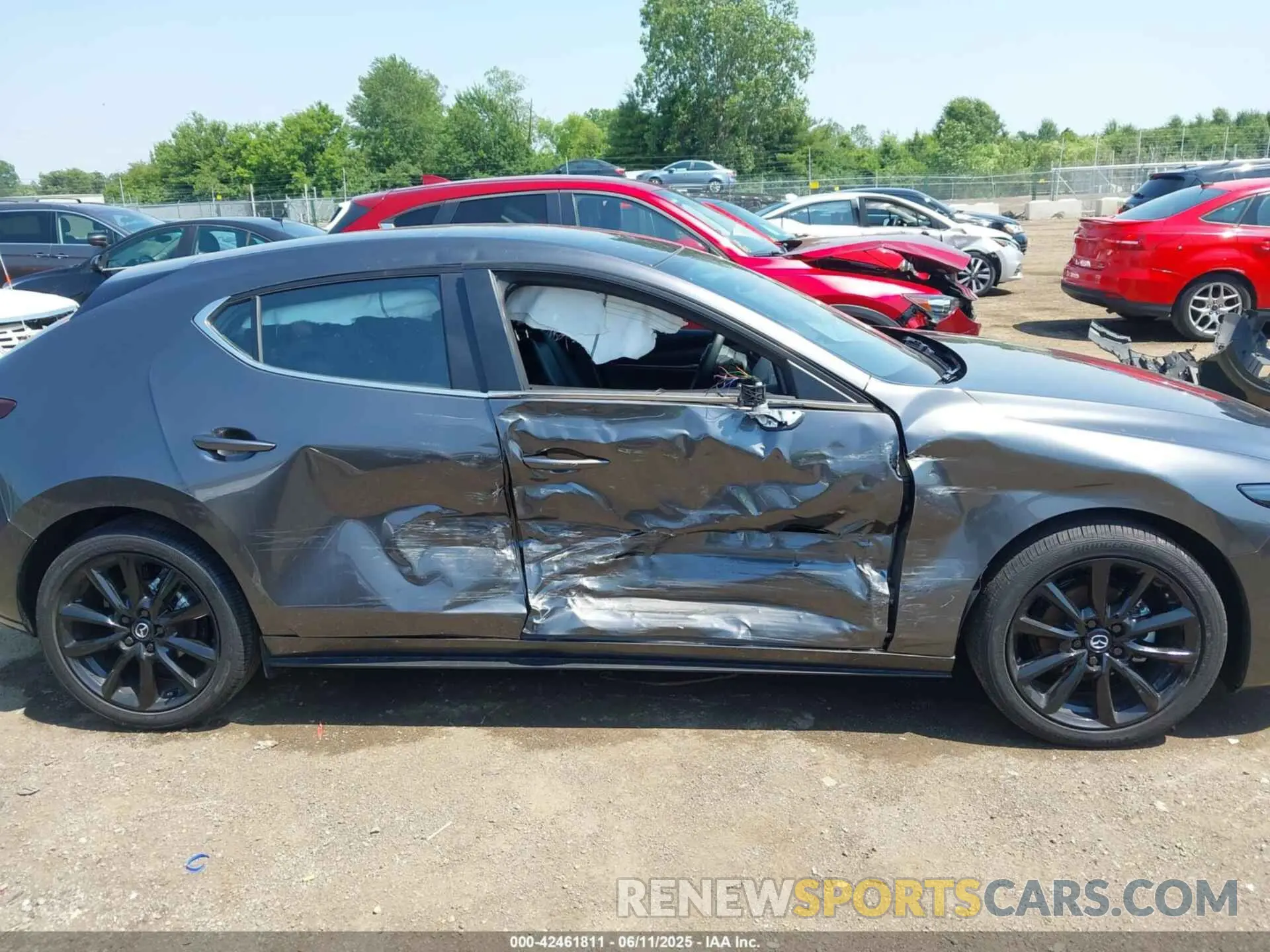 6 fotografías del automóvil dañado JM1BPAKM1S1763507 MAZDA MAZDA3 2025