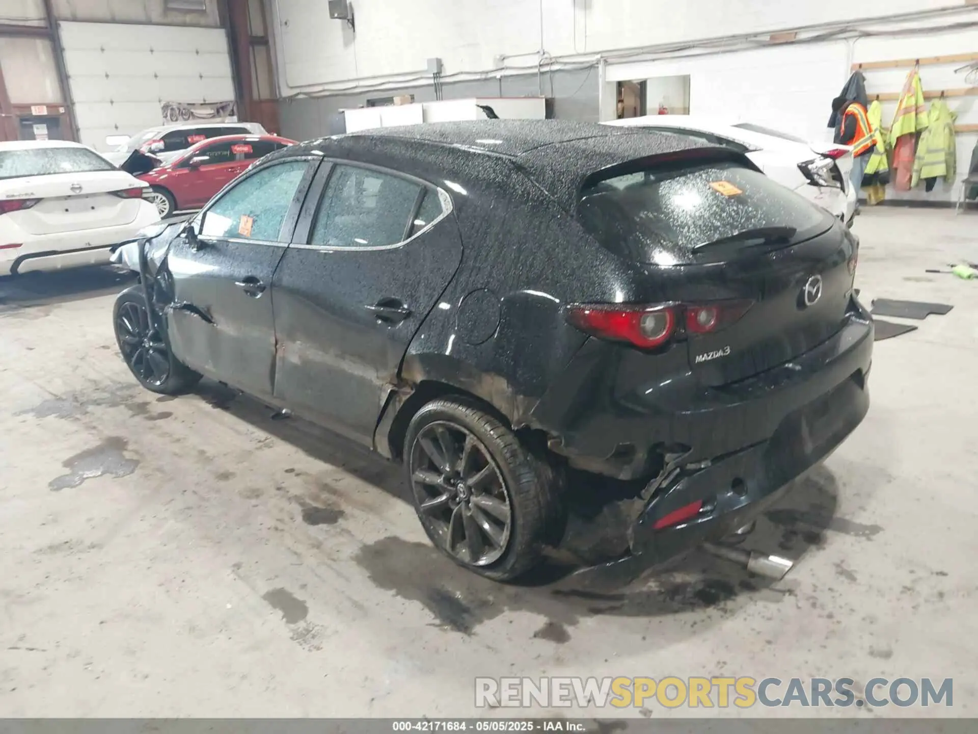 3 fotografías del automóvil dañado JM1BPAKM9S1753999 MAZDA MAZDA3 2025