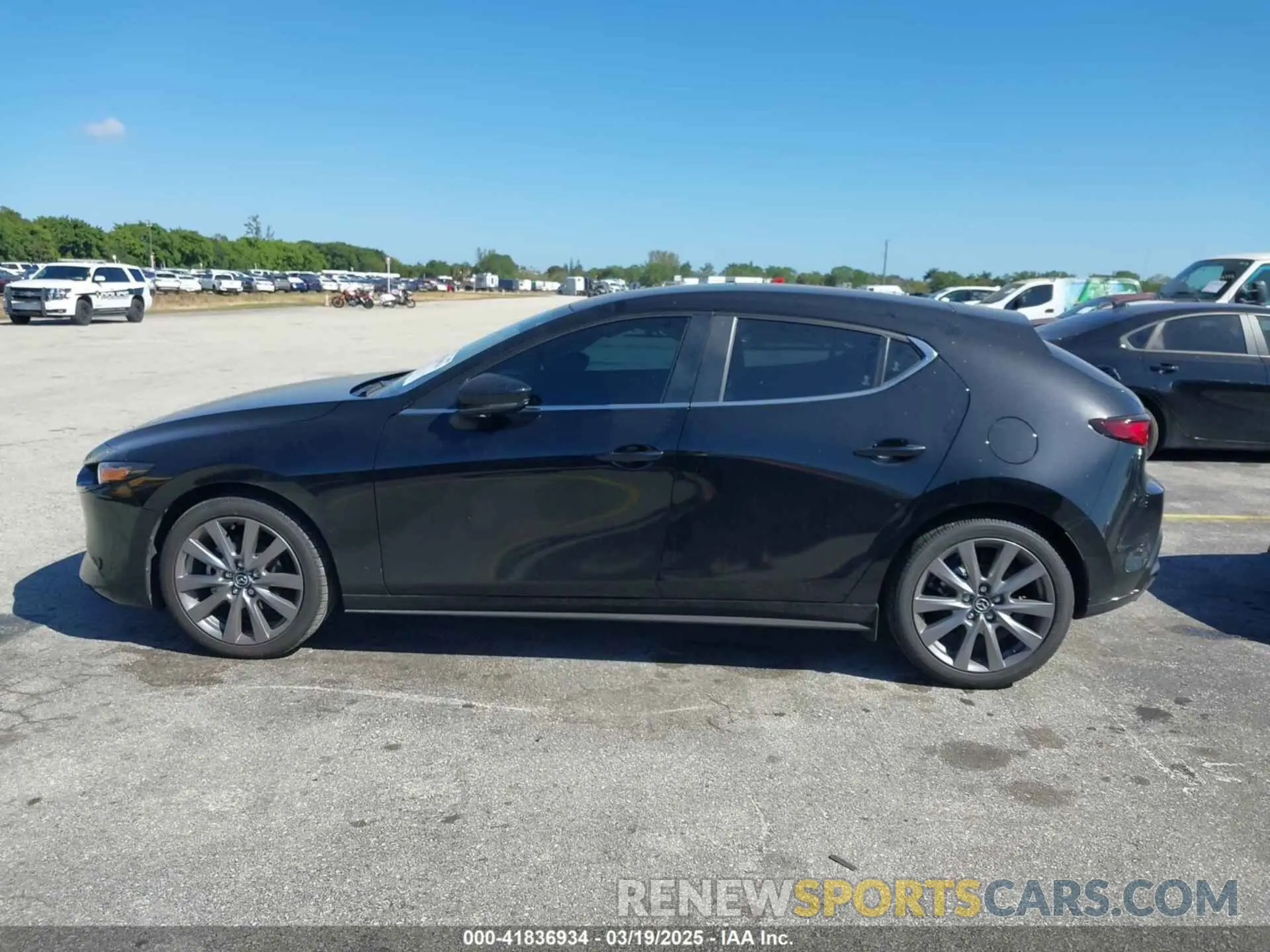 14 fotografías del automóvil dañado JM1BPALM2S1774739 MAZDA MAZDA3 2025