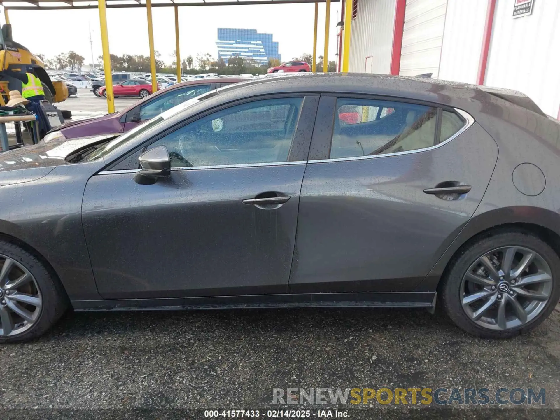 15 fotografías del automóvil dañado JM1BPBMM7K1125569 MAZDA MAZDA3 HATCHBACK 2019