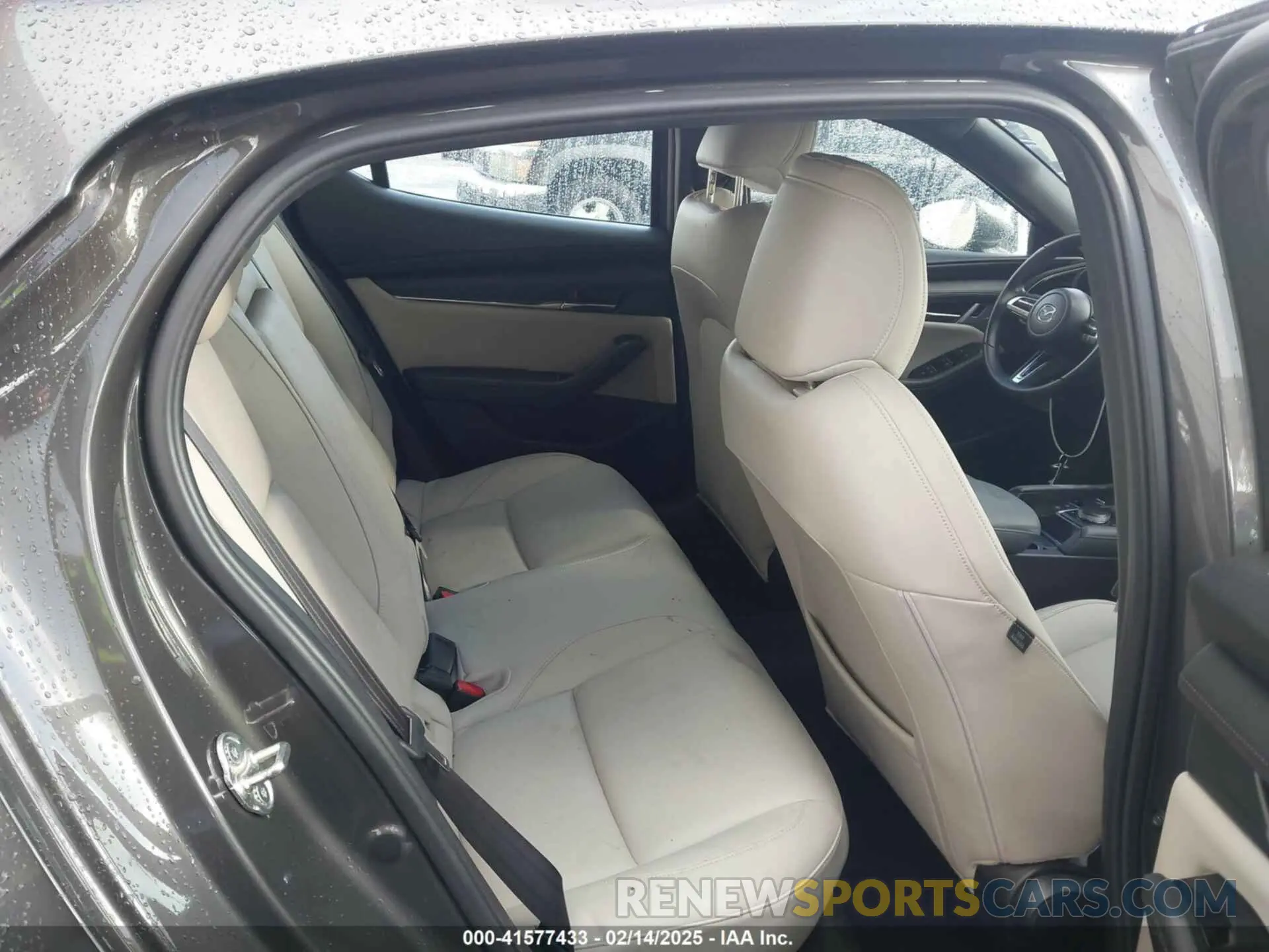 8 fotografías del automóvil dañado JM1BPBMM7K1125569 MAZDA MAZDA3 HATCHBACK 2019