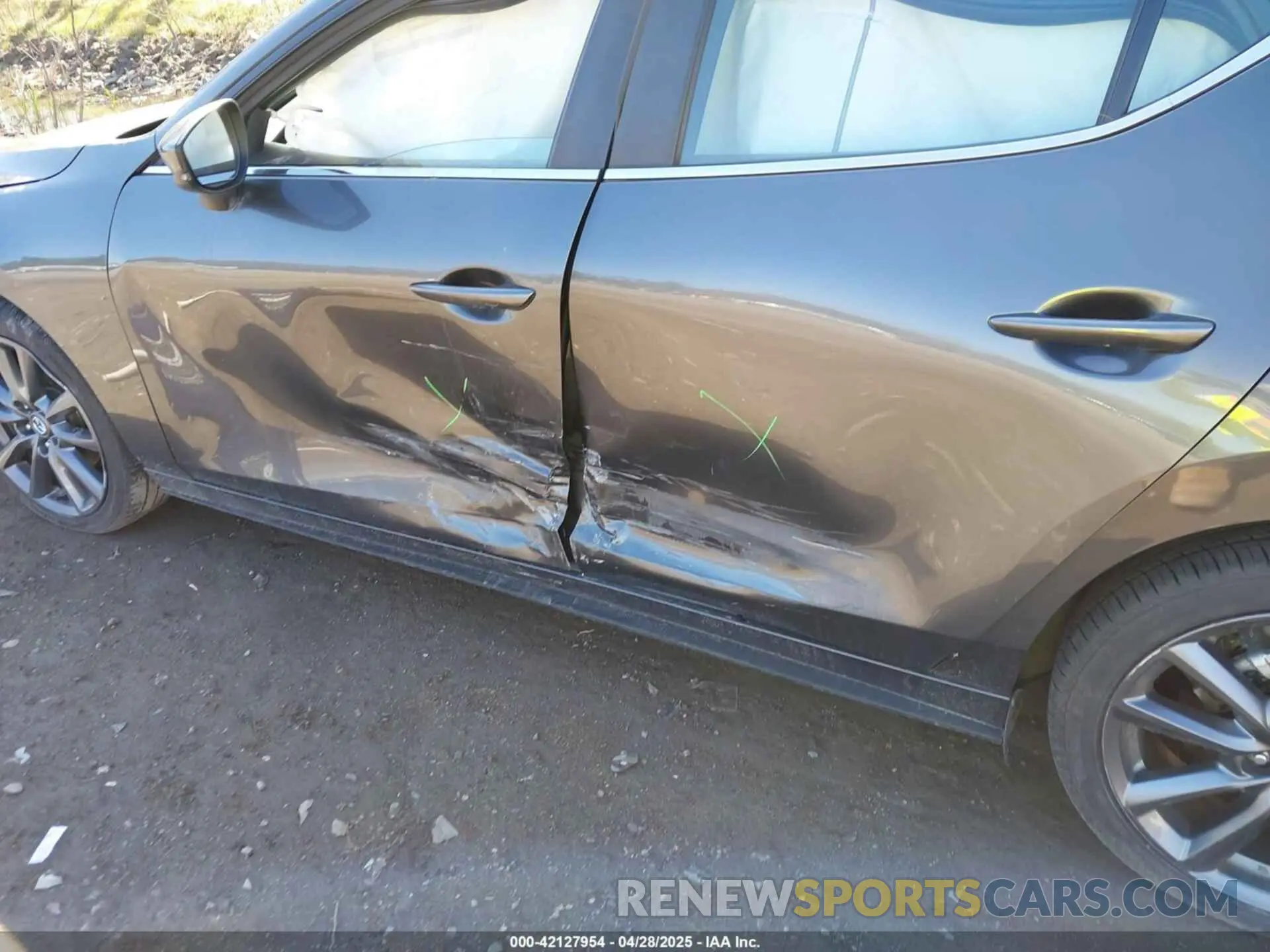 6 fotografías del automóvil dañado JM1BPBLMXL1160464 MAZDA MAZDA3 HATCHBACK 2020