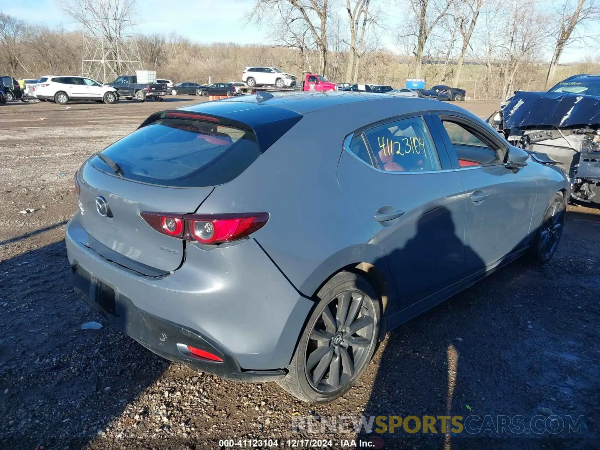 4 fotografías del automóvil dañado JM1BPBNM3L1171528 MAZDA MAZDA3 HATCHBACK 2020
