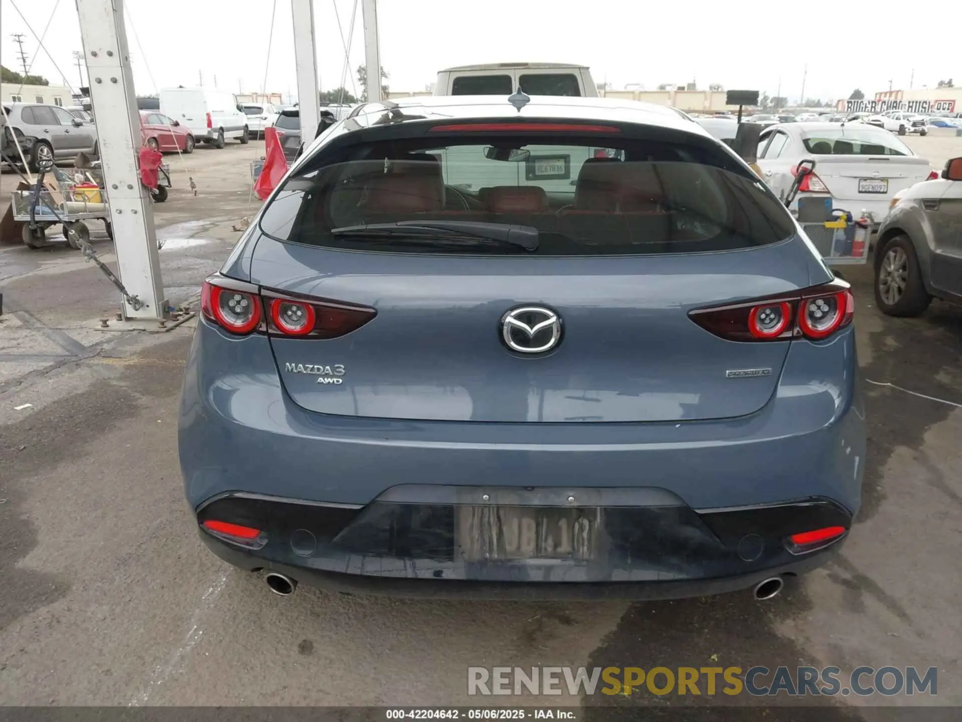 16 fotografías del automóvil dañado JM1BPBNM6L1167103 MAZDA MAZDA3 HATCHBACK 2020