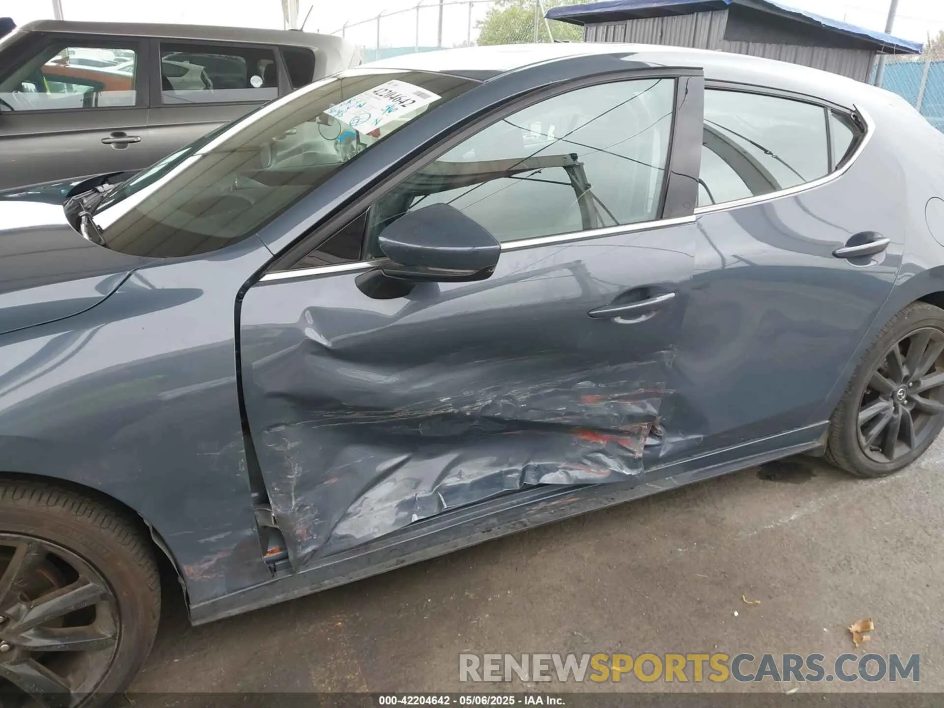6 fotografías del automóvil dañado JM1BPBNM6L1167103 MAZDA MAZDA3 HATCHBACK 2020