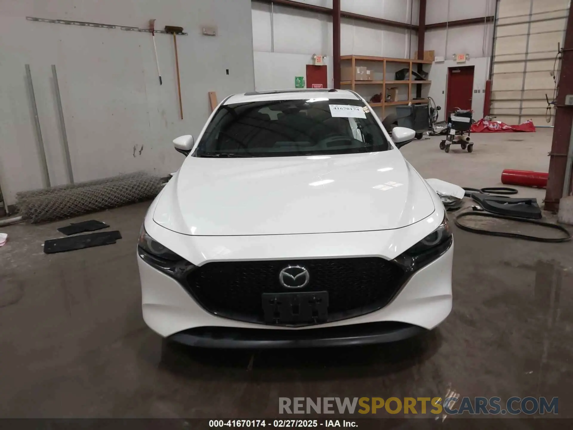 13 fotografías del automóvil dañado JM1BPBNM9L1163451 MAZDA MAZDA3 HATCHBACK 2020