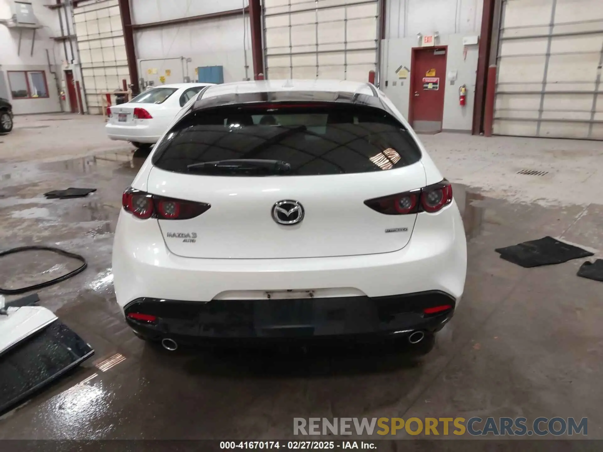 17 fotografías del automóvil dañado JM1BPBNM9L1163451 MAZDA MAZDA3 HATCHBACK 2020