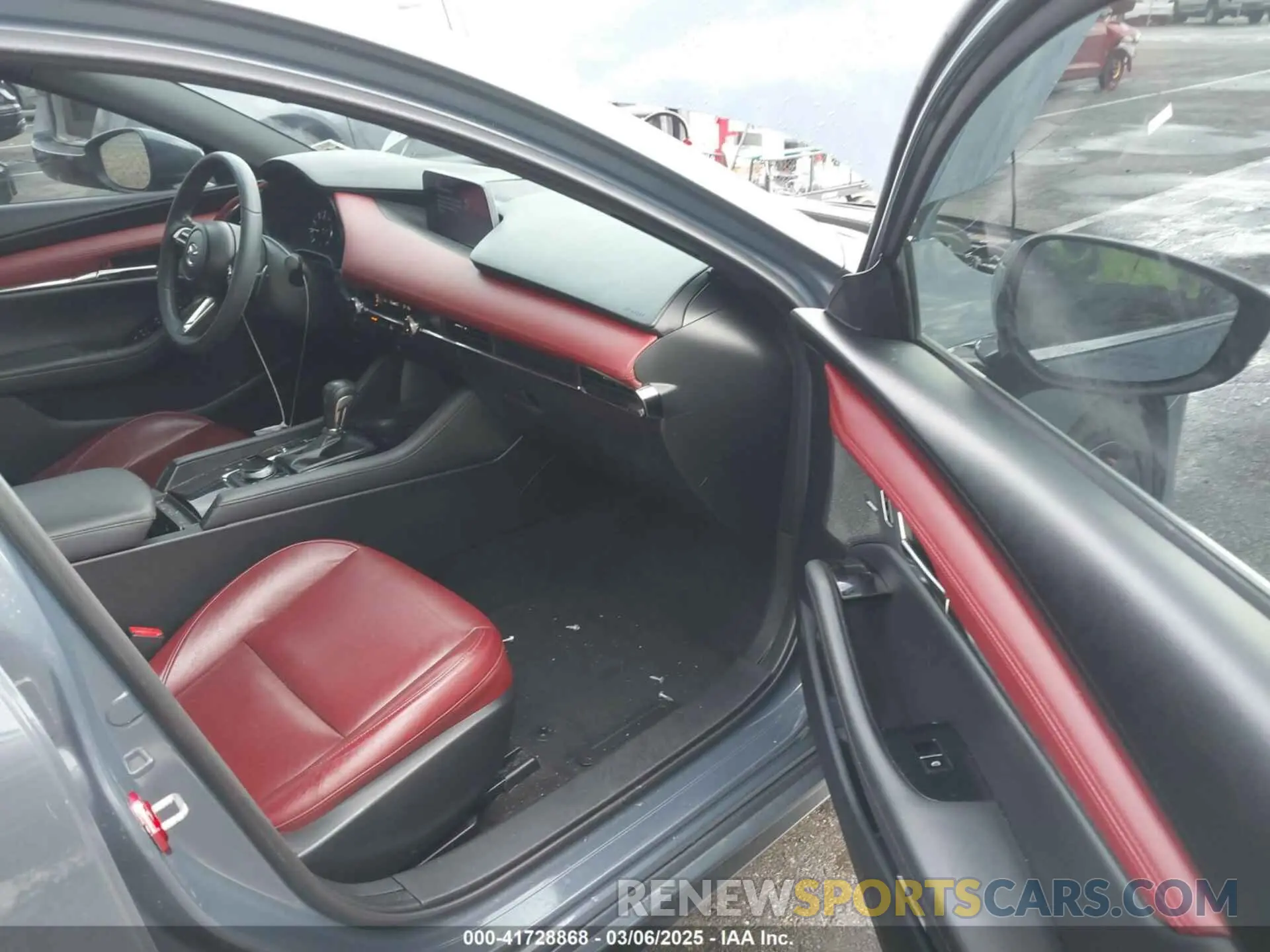 5 fotografías del automóvil dañado JM1BPBNM9L1174949 MAZDA MAZDA3 HATCHBACK 2020